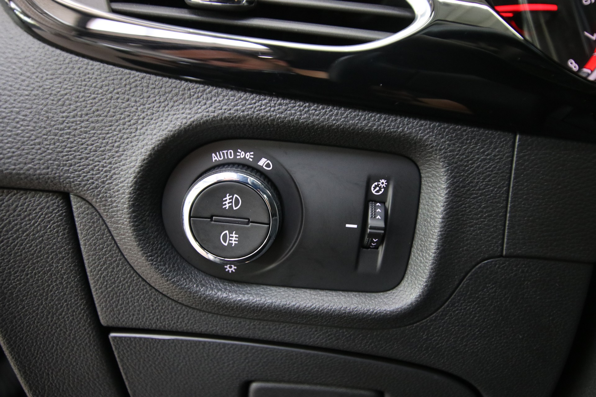 OPEL Astra Sports Tourer 1.4i Turbo Excellence-image-24