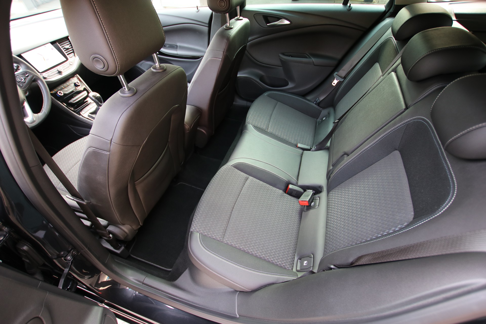 OPEL Astra Sports Tourer 1.4i Turbo Excellence-image-13