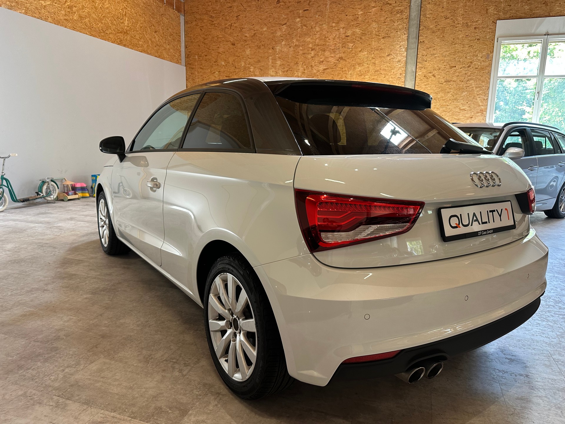AUDI A1 1.4 TFSI Sport/1. Hand/1. Jahr Garantie/8 x Alu/Frisch ab MFK und Service/Sehr wenig km/Von älterer Dame-showroom-element-2