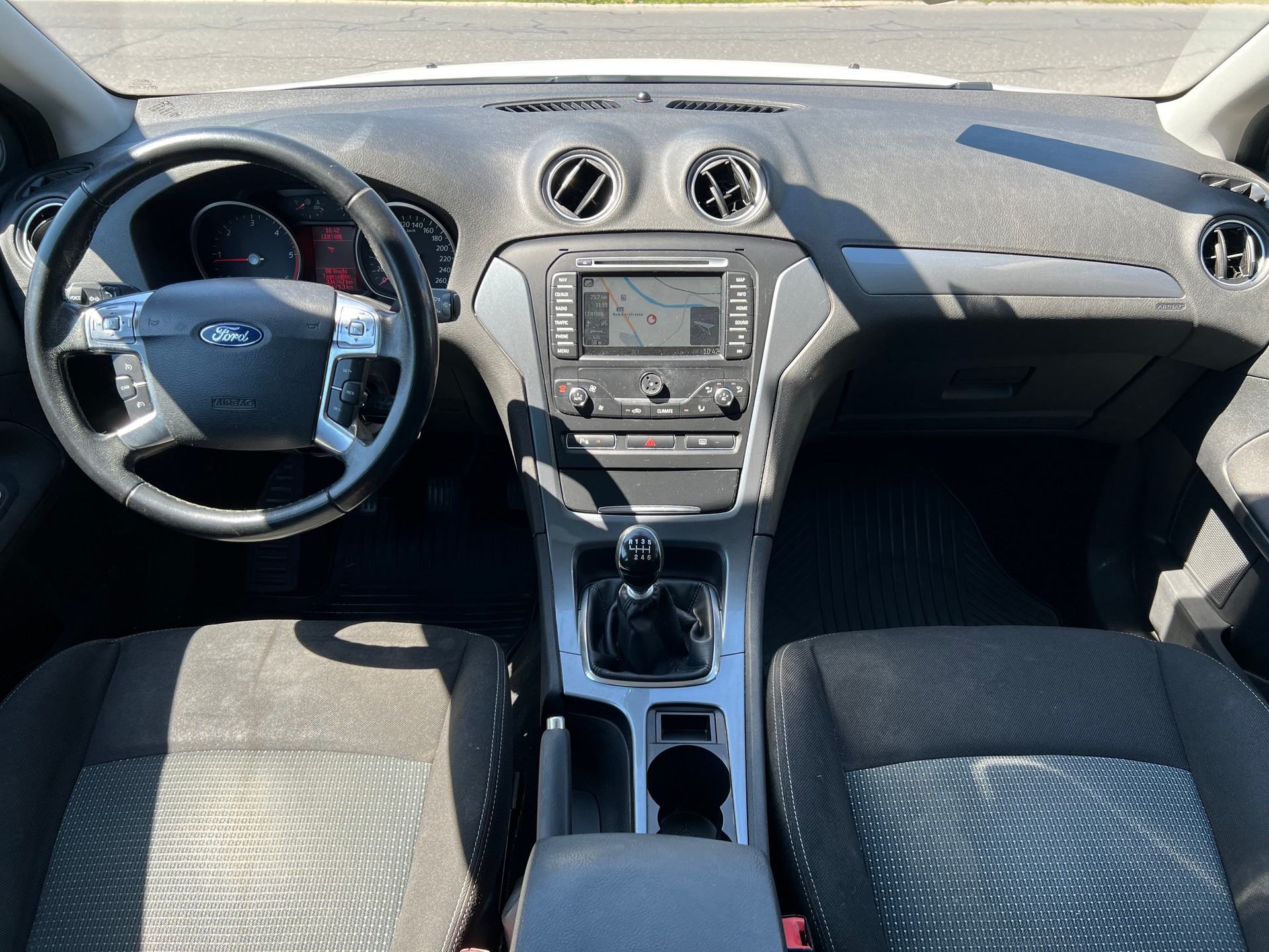 FORD Mondeo 2.0 TDCi 16V Carving-image-12