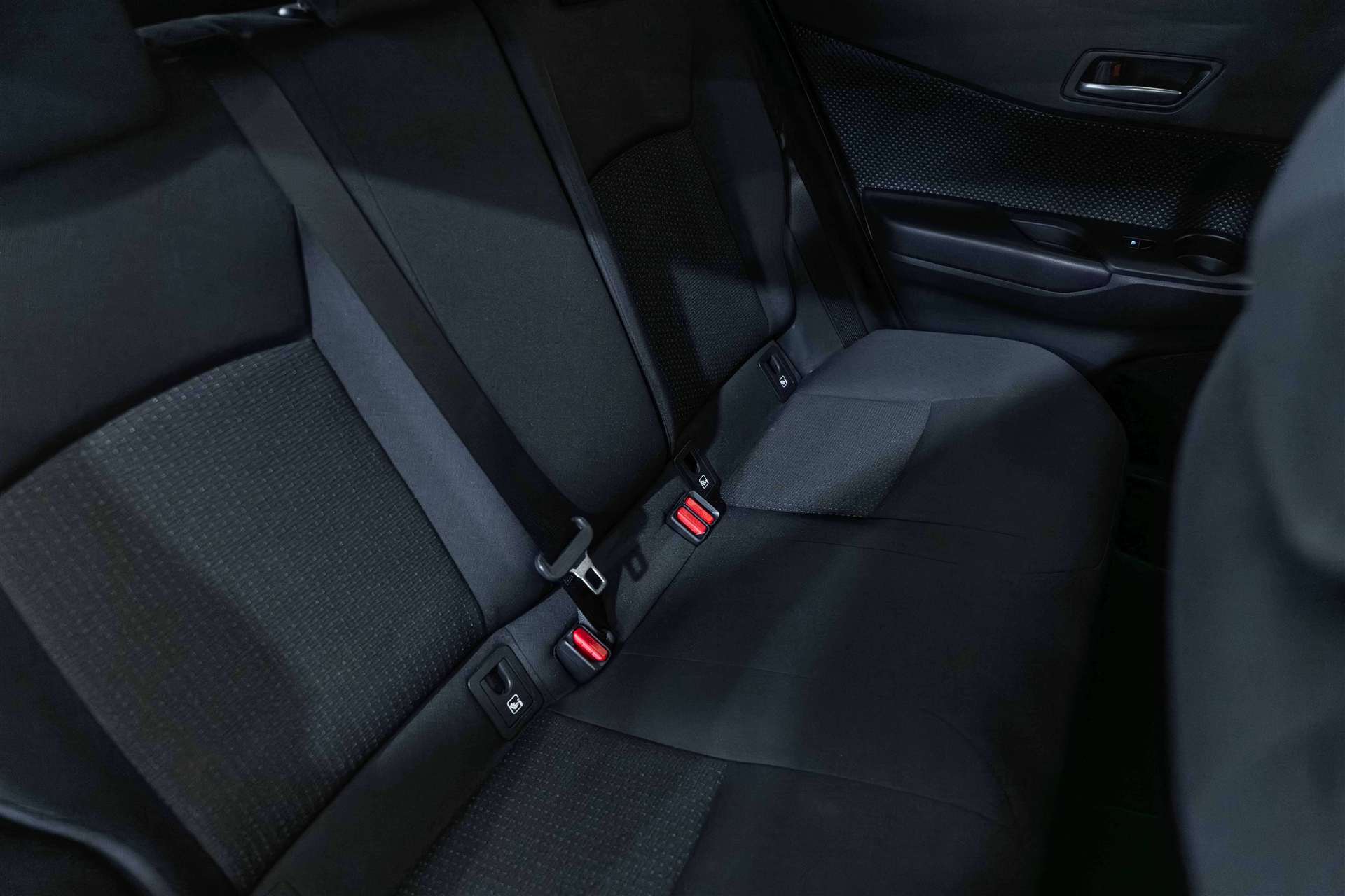 TOYOTA C-HR 1.8 HSD CVT Comfort-image-14