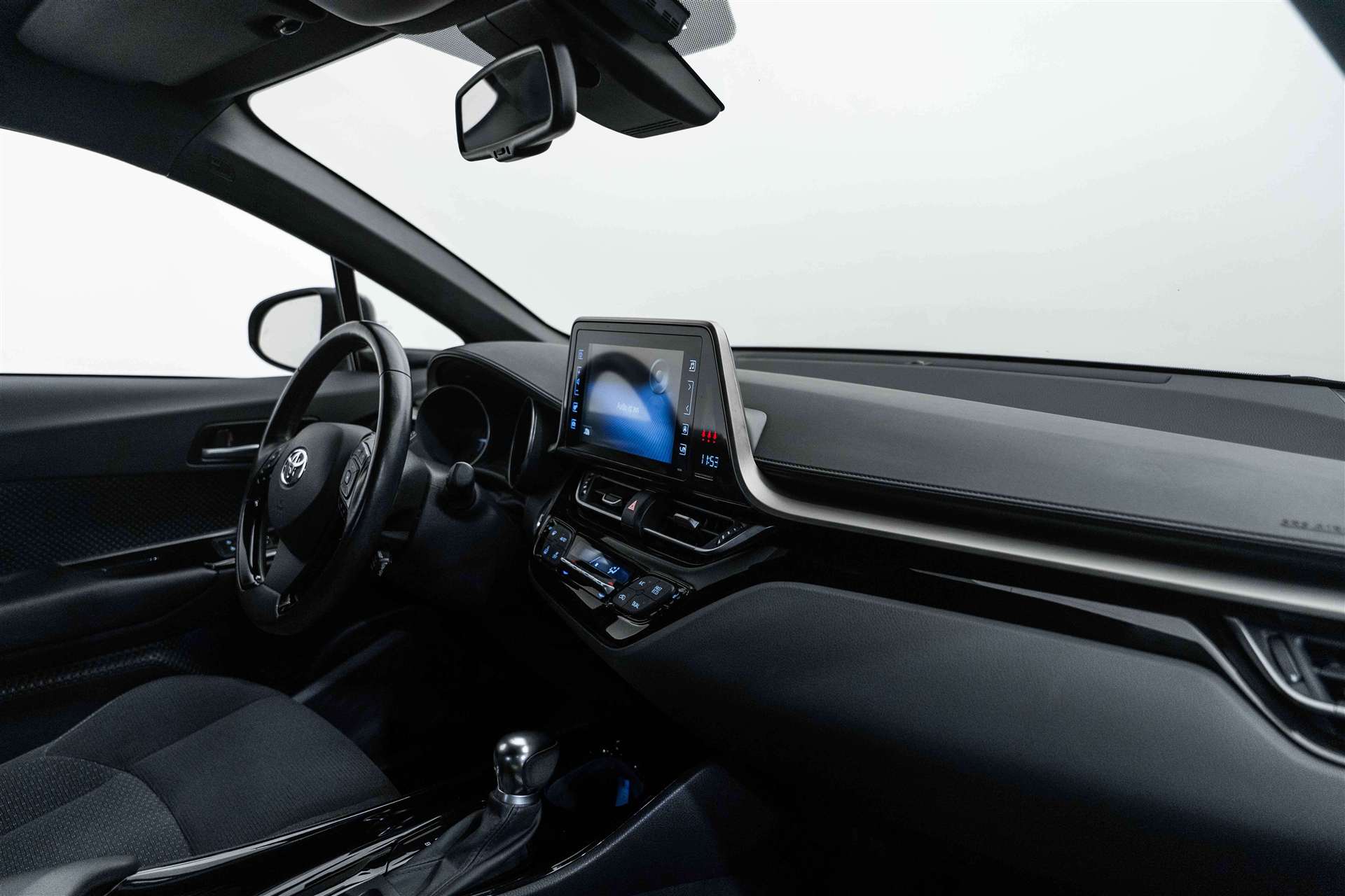 TOYOTA C-HR 1.8 HSD CVT Comfort-image-10