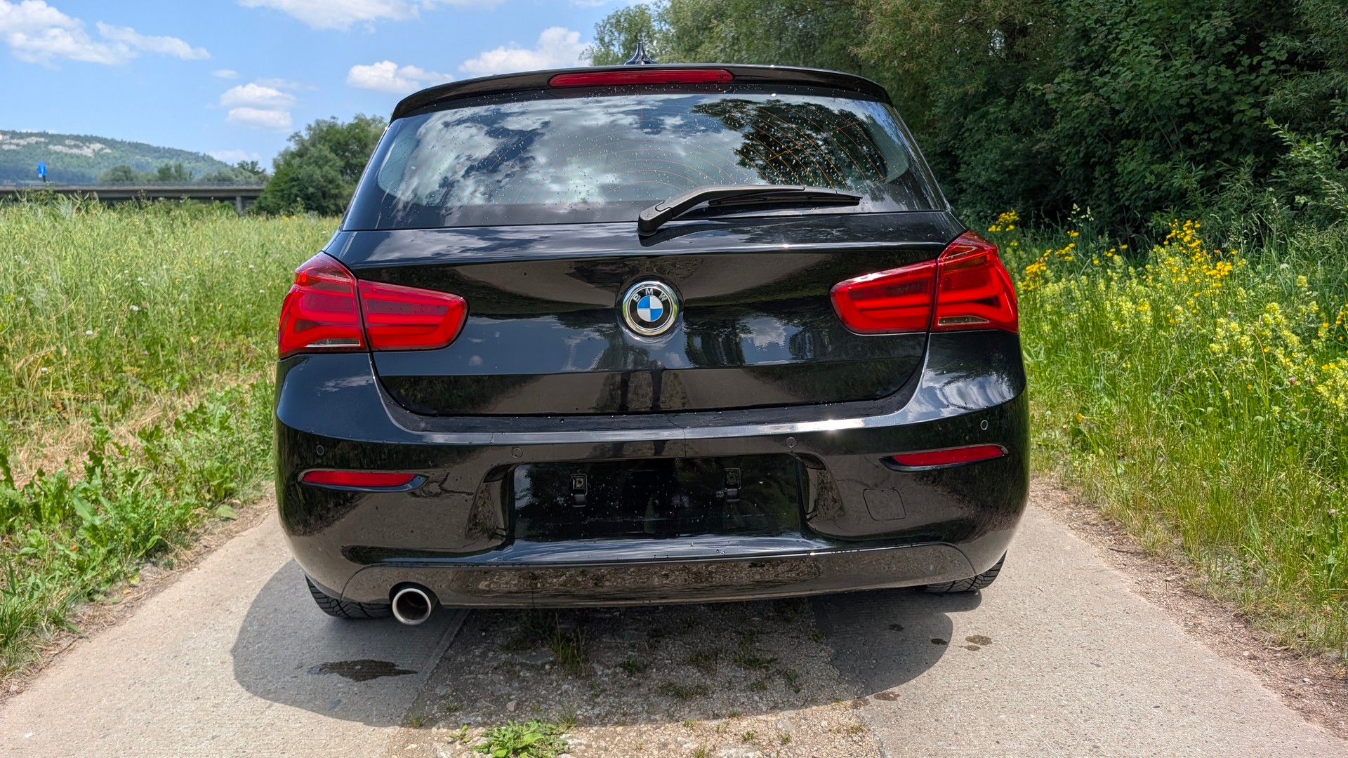 BMW 116i Business-showroom-element-3