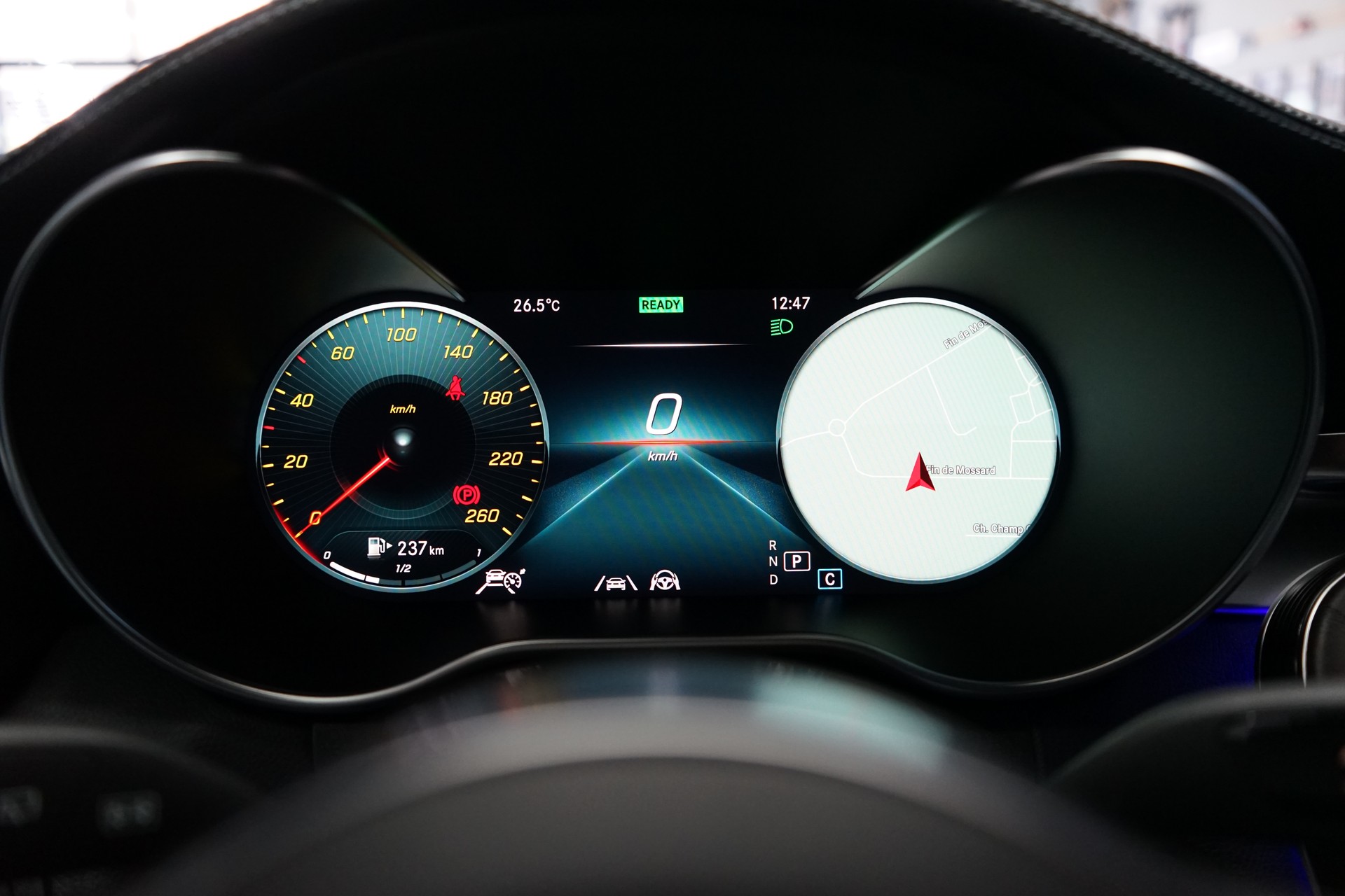 MERCEDES-BENZ GLC 300 AMG Line 4Matic 9G-Tronic-image-8