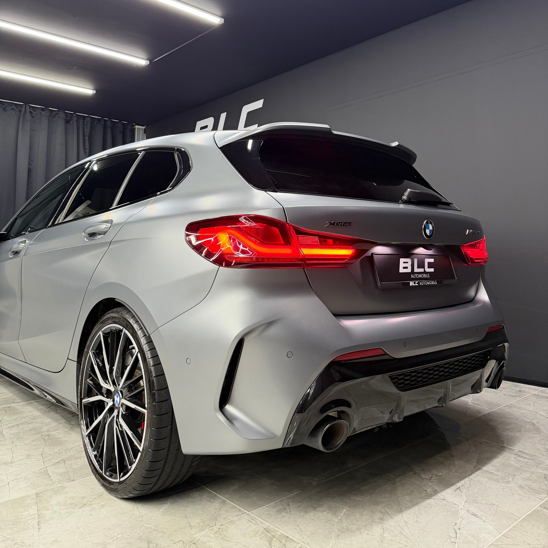 BMW M135i xDrive Steptronic-image-6