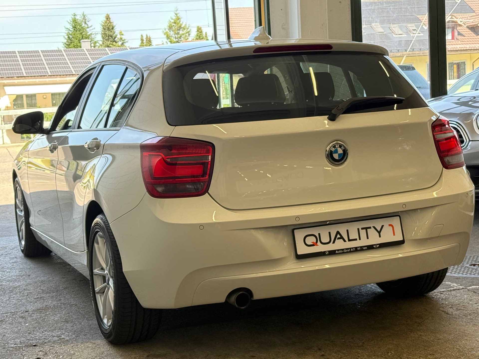 BMW 118i Steptronic-image-5