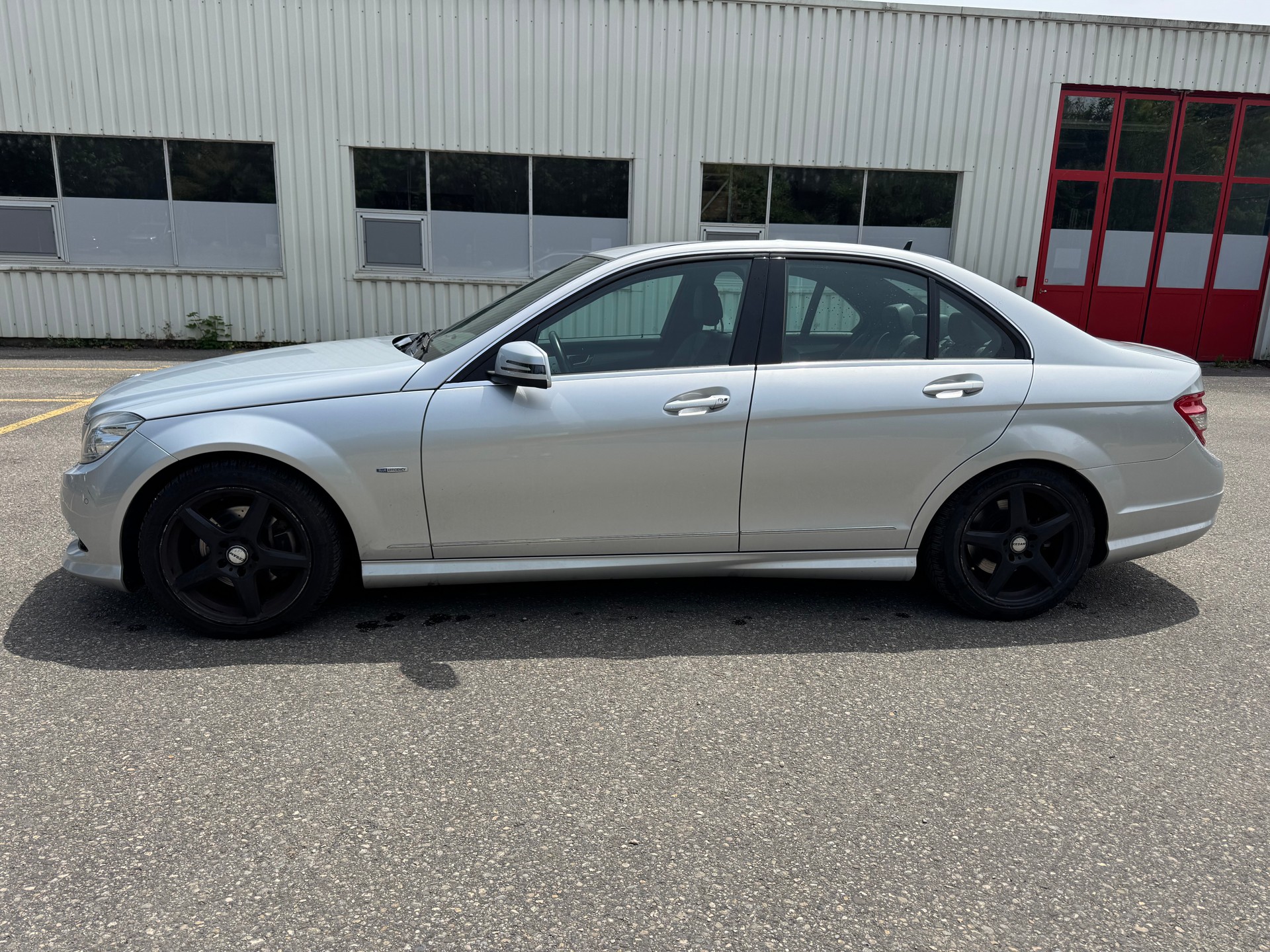 MERCEDES-BENZ C 250 CGI BlueEfficiency Elégance Automatic-image-2