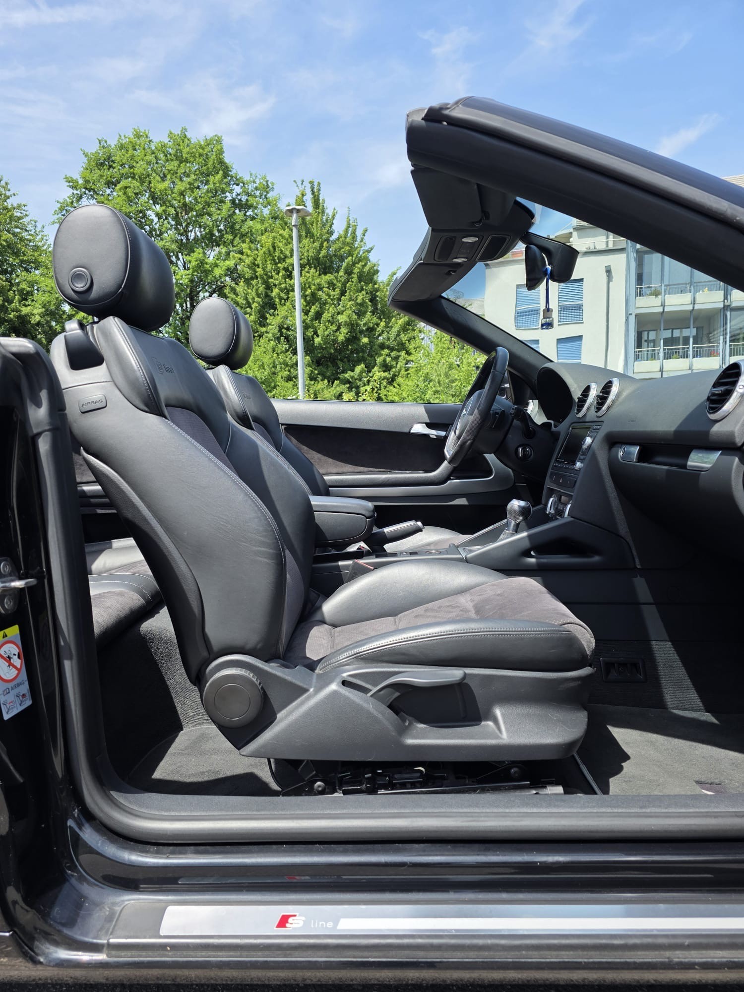 AUDI A3 Cabriolet 1.8 TFSI Ambition S-tronic-image-8