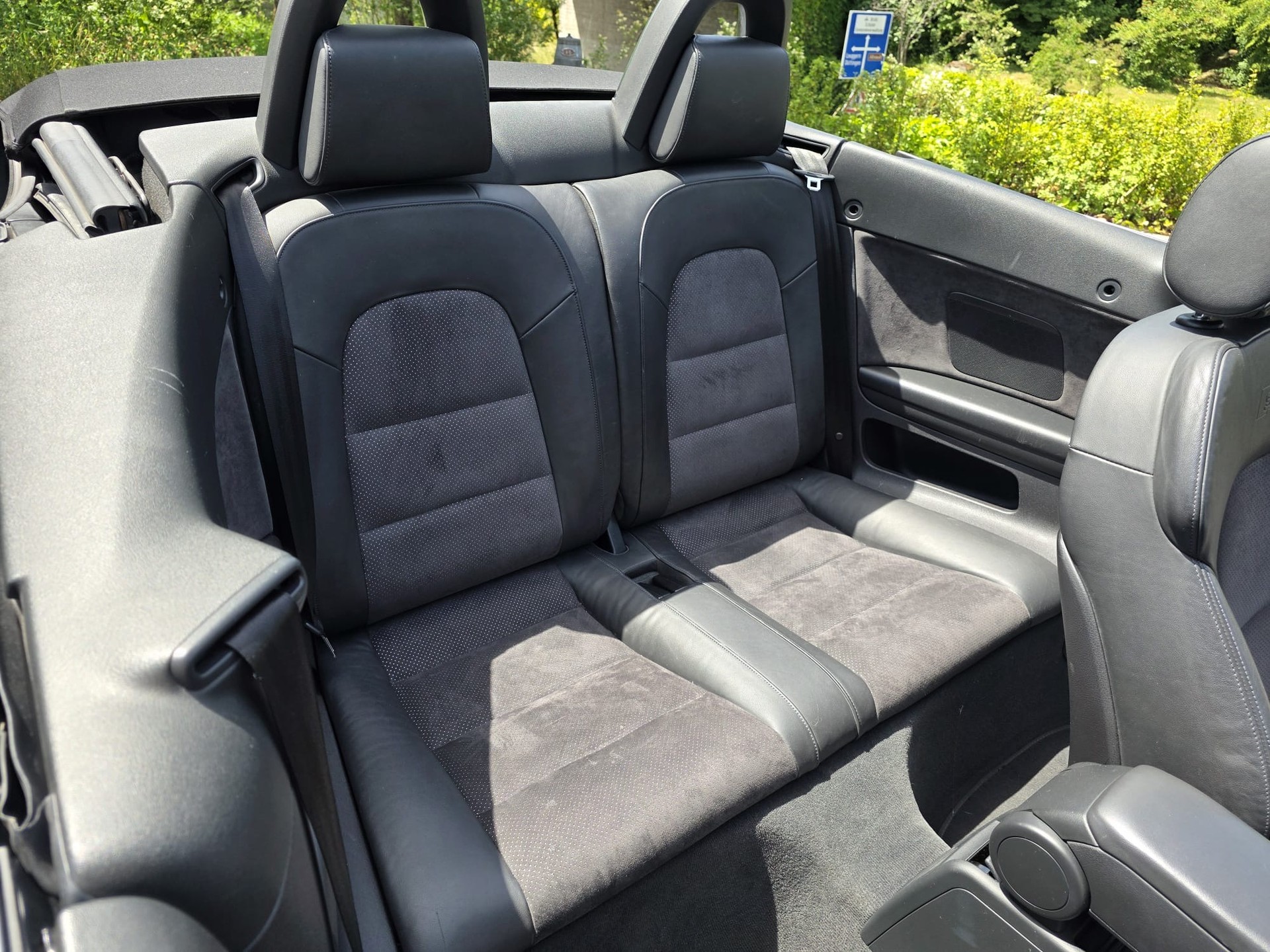 AUDI A3 Cabriolet 1.8 TFSI Ambition S-tronic-image-12
