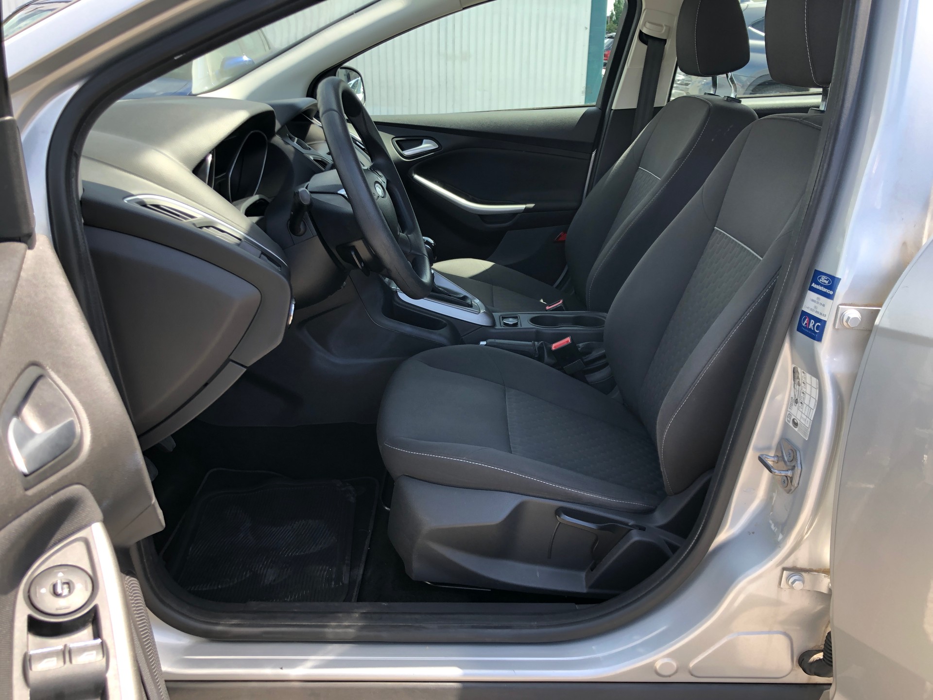 FORD Focus 1.0 SCTi Trend-image-8