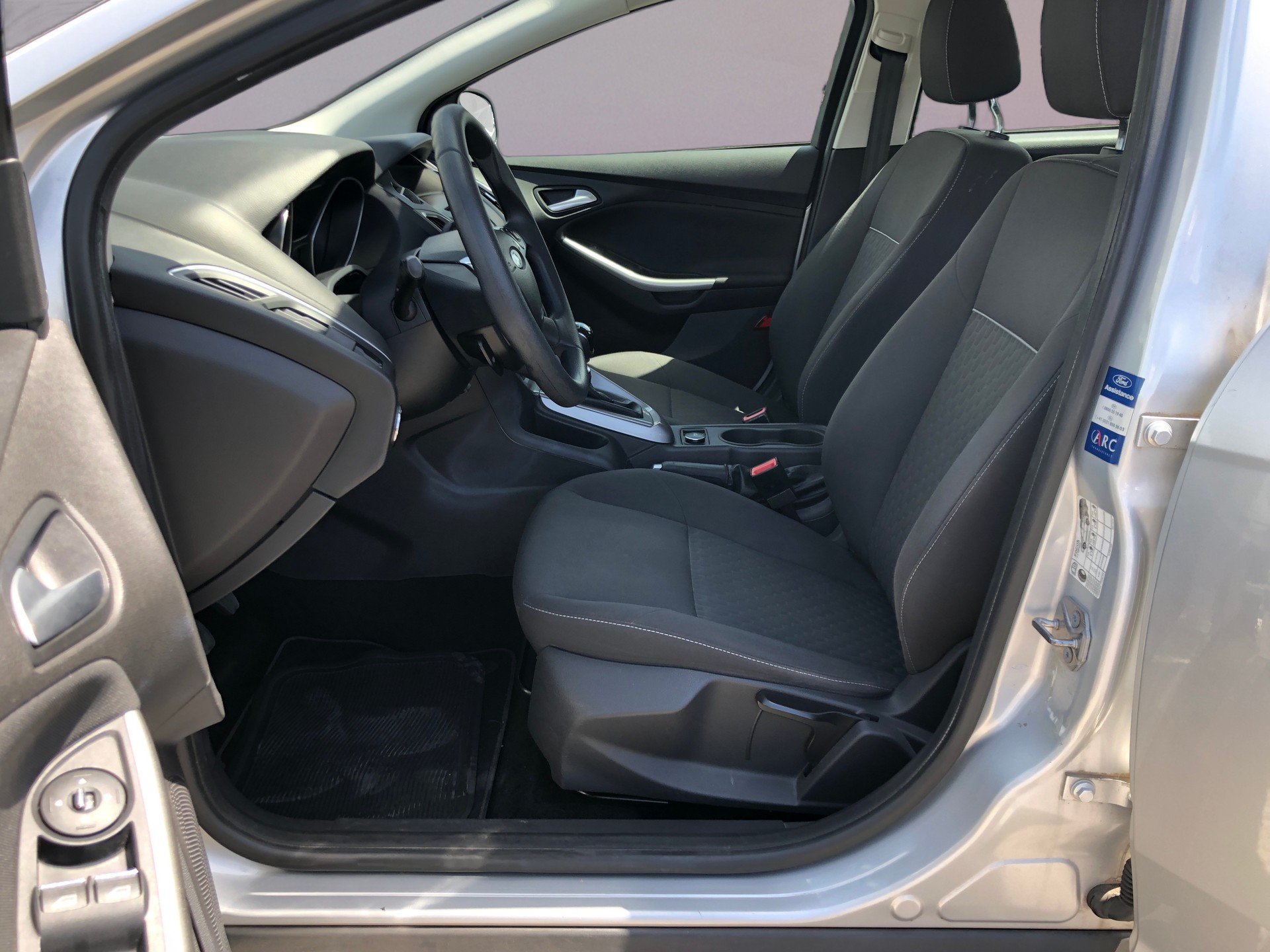 FORD Focus 1.0 SCTi Trend-image-8