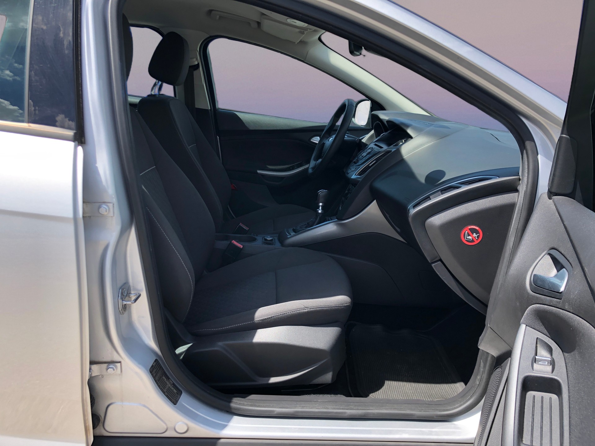 FORD Focus 1.0 SCTi Trend-image-9