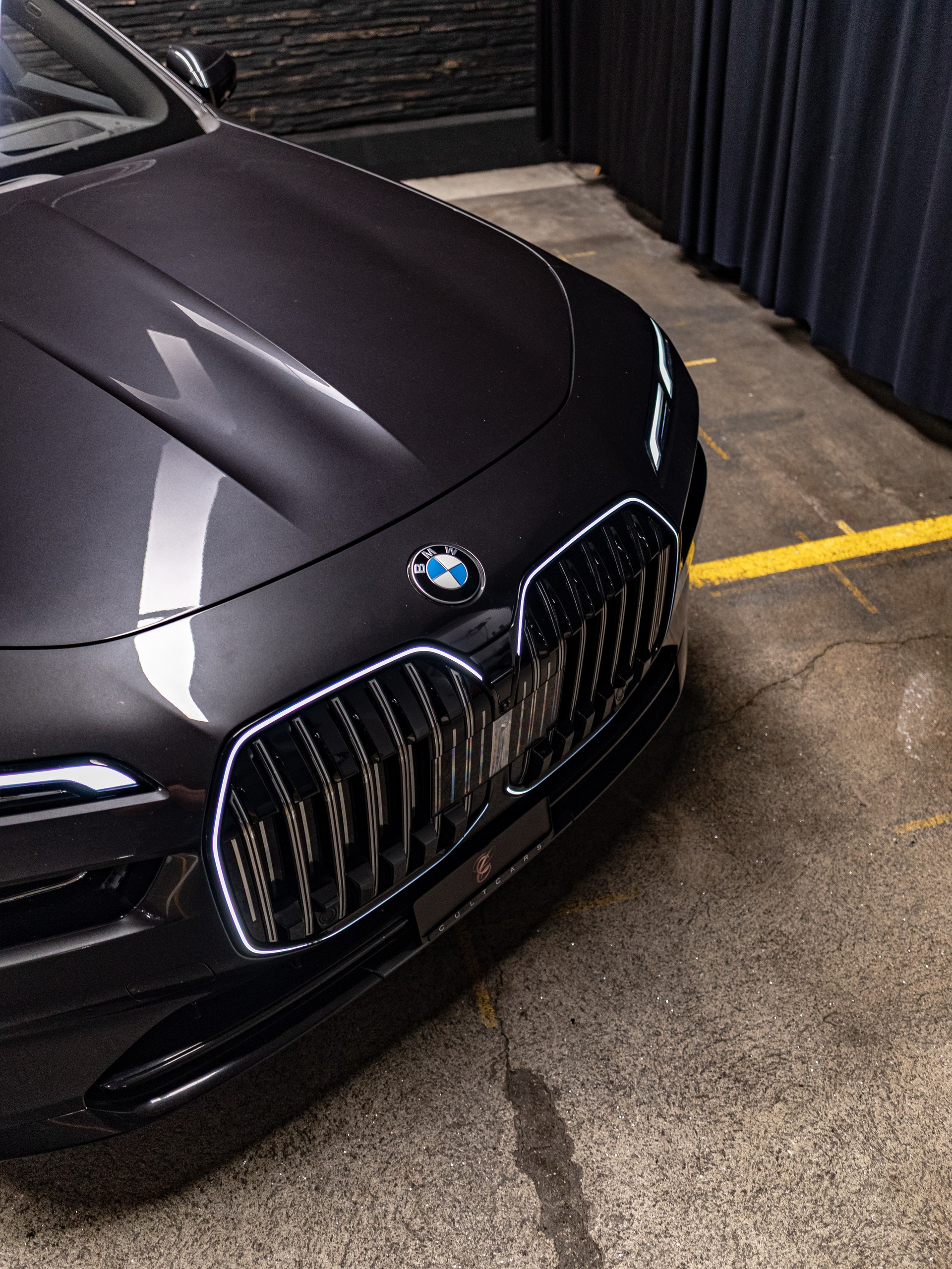 BMW 740d xDrive 48V Steptronic-image-11