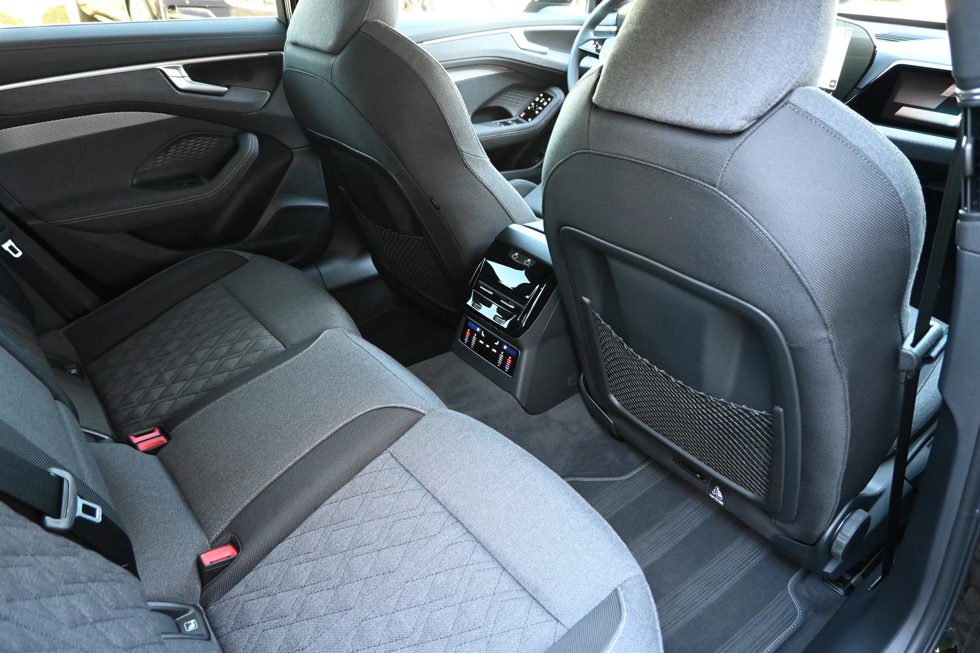AUDI A6 Limousine 40 TDI S-Line Plus S tronic-image-14