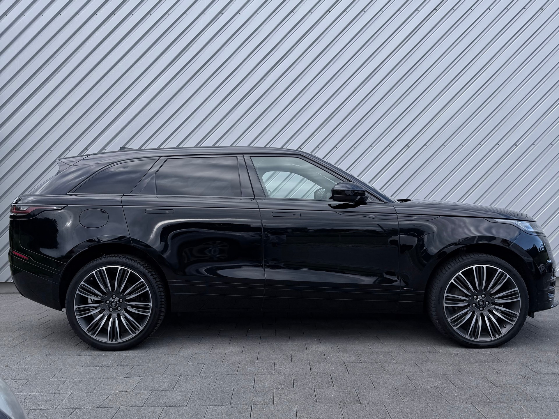 LAND ROVER Range Rover Velar R-Dynamic P 300 HSE Automatic-image-1