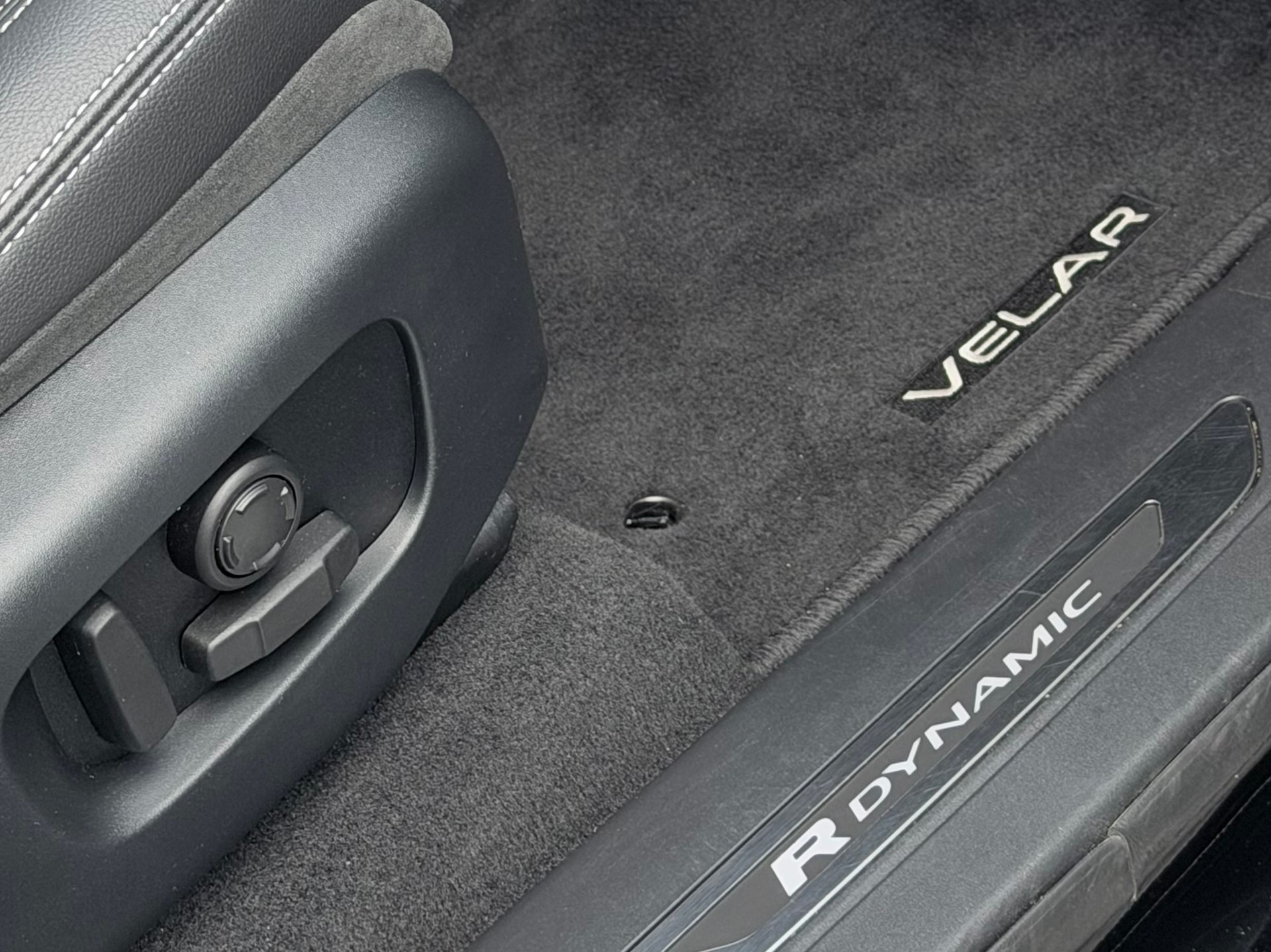 LAND ROVER Range Rover Velar R-Dynamic P 300 HSE Automatic-image-10