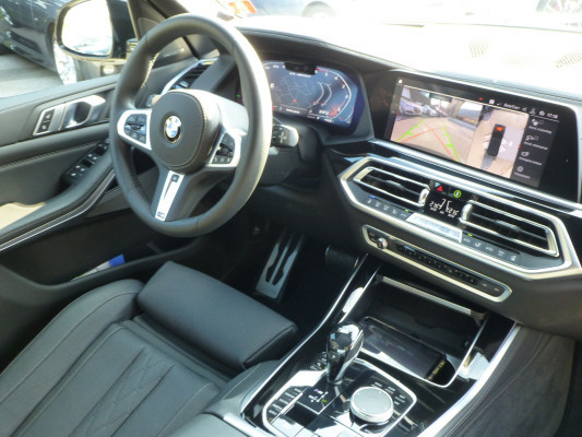 BMW X5 xDrive M50d-image-8