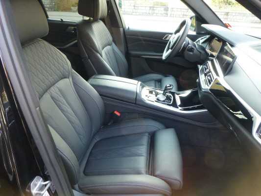 BMW X5 xDrive M50d-image-13