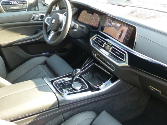 BMW X5 xDrive M50d-image-10