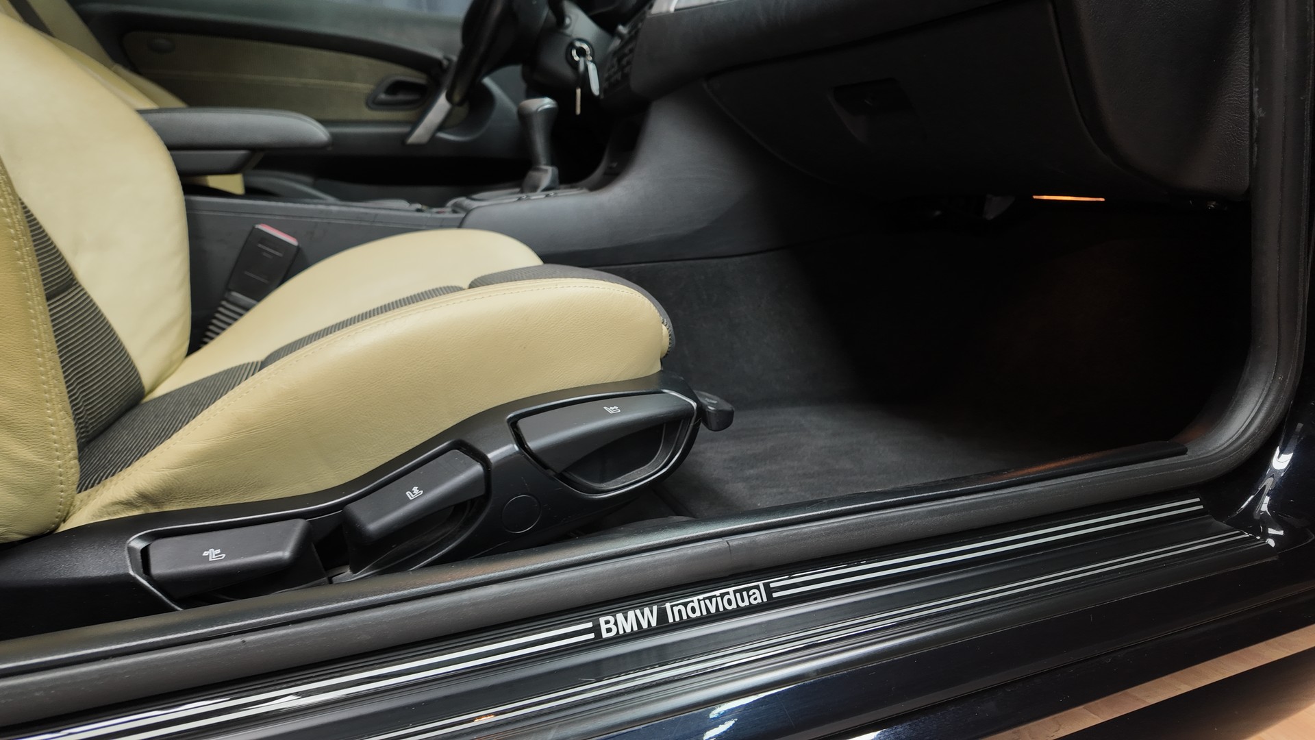 BMW 325Ti M-Sport Individual Compact-image-12