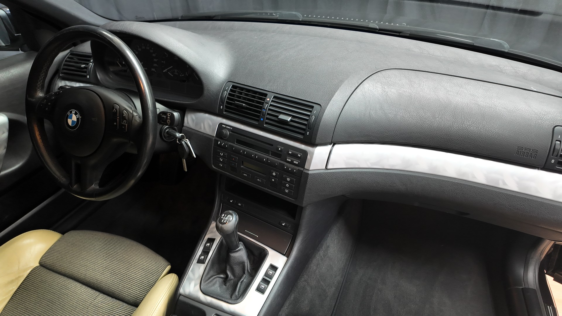 BMW 325Ti M-Sport Individual Compact-image-11