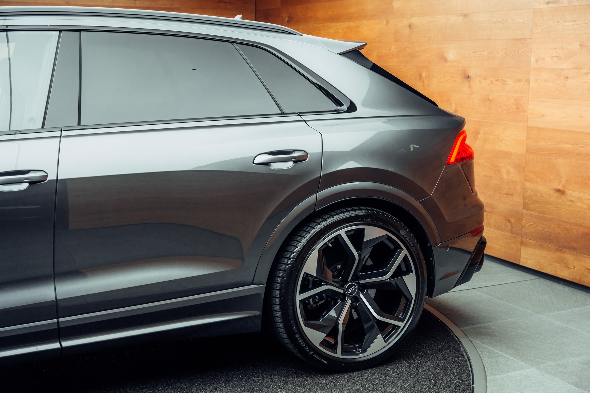 AUDI RSQ8 quattro tiptronic-image-18