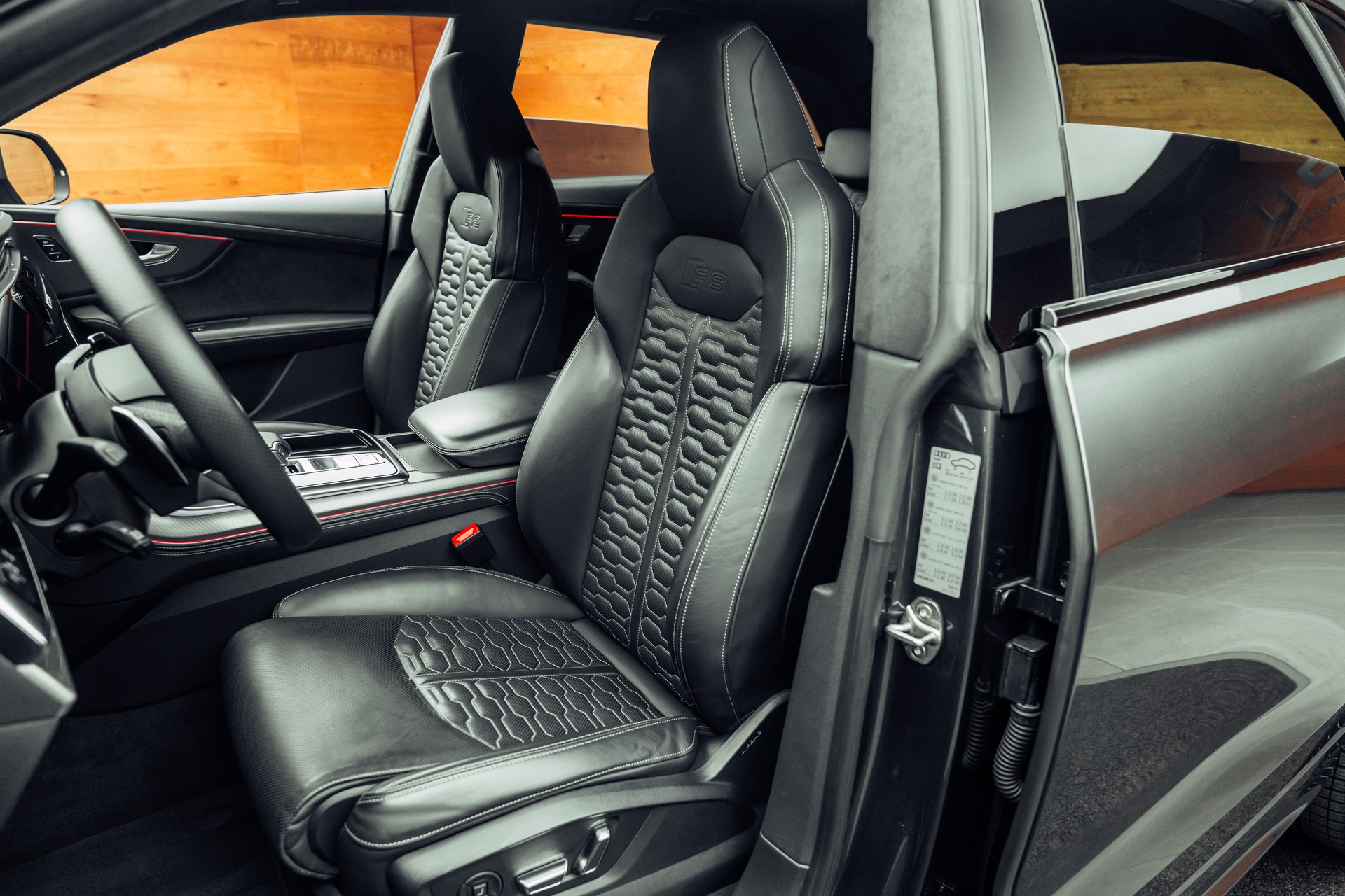 AUDI RSQ8 quattro tiptronic-image-5