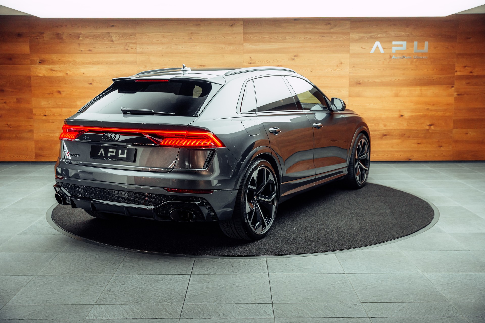 AUDI RSQ8 quattro tiptronic-image-1