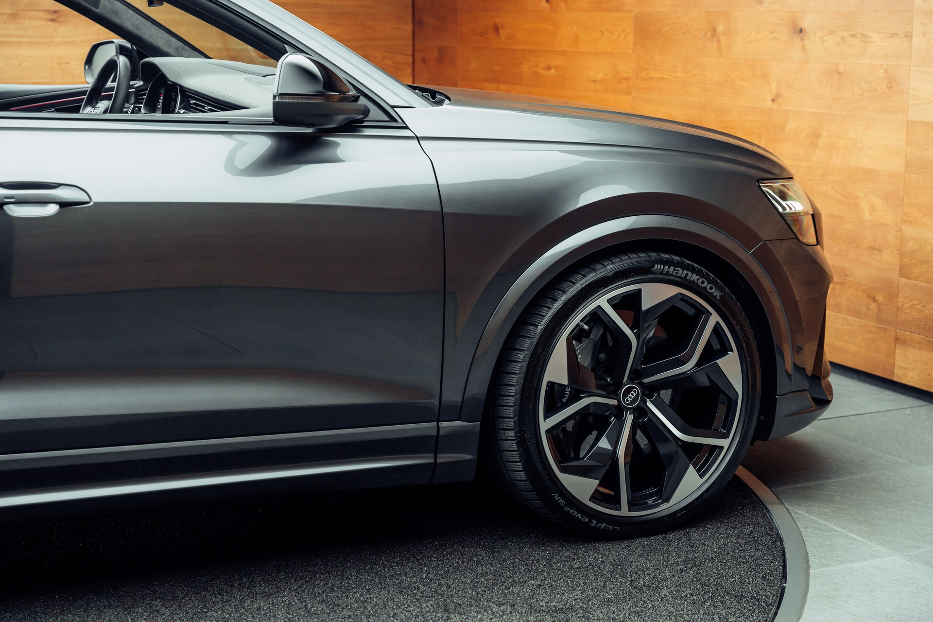 AUDI RSQ8 quattro tiptronic-image-15