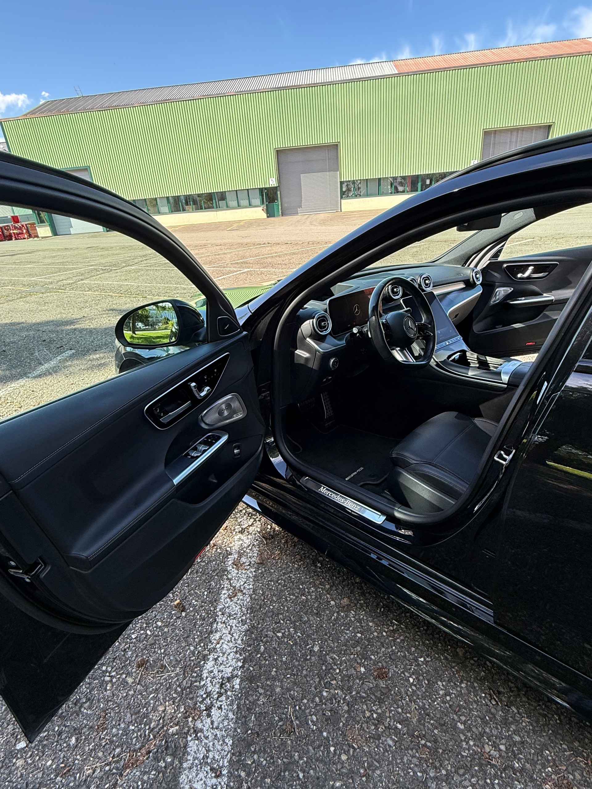 MERCEDES-BENZ C 220 d AMG Line 4matic-image-4