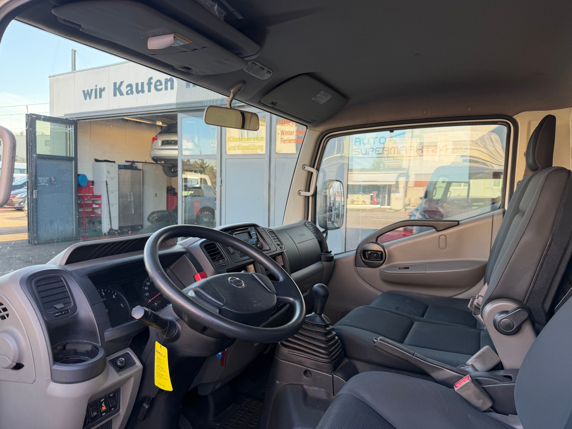 NISSAN NT400 Cabstar 35.15 Koffer-Hebebühne-image-11