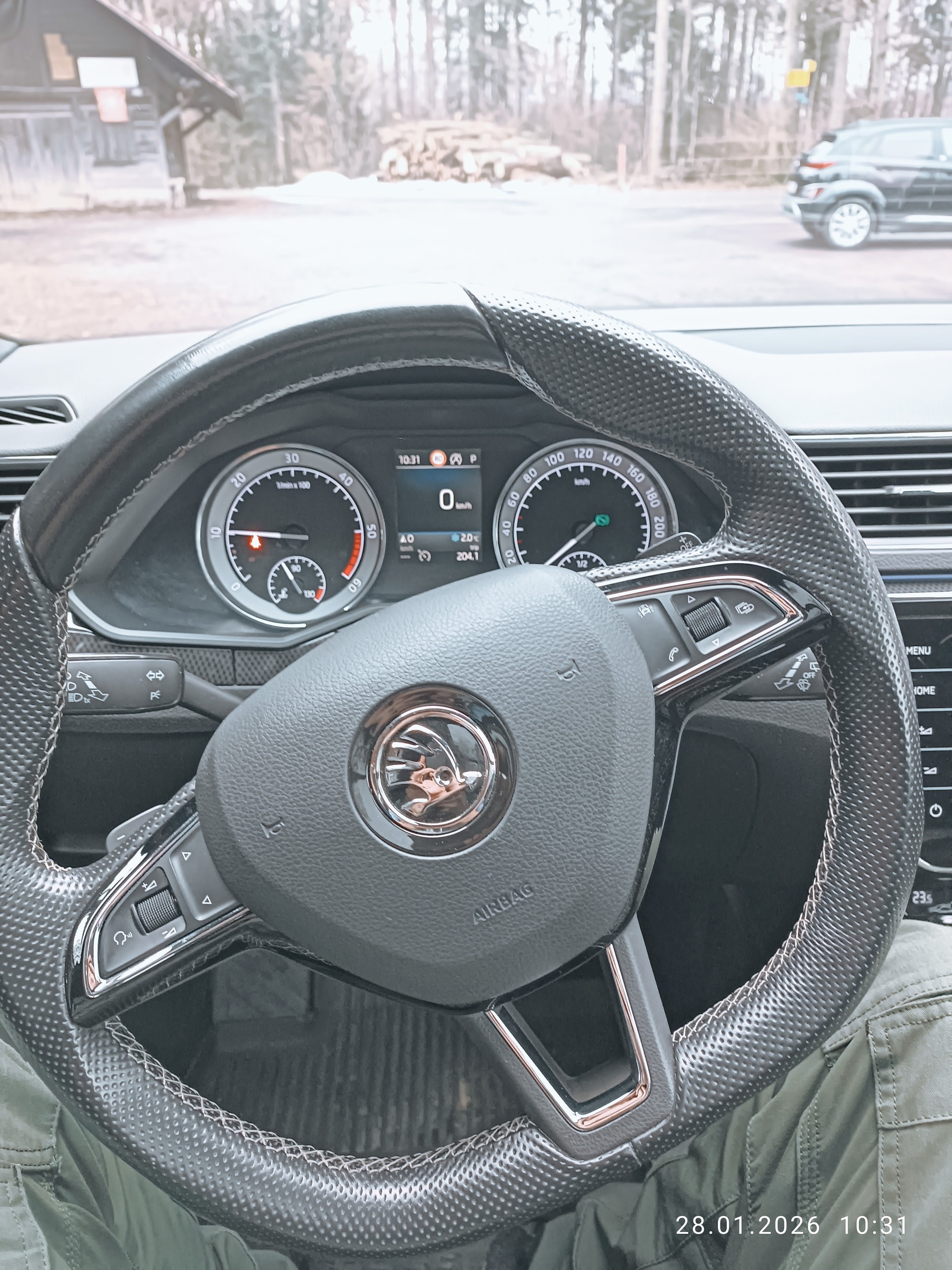 SKODA 2.0 TDI 190 SportLine+ 4x4 DSG-image-8