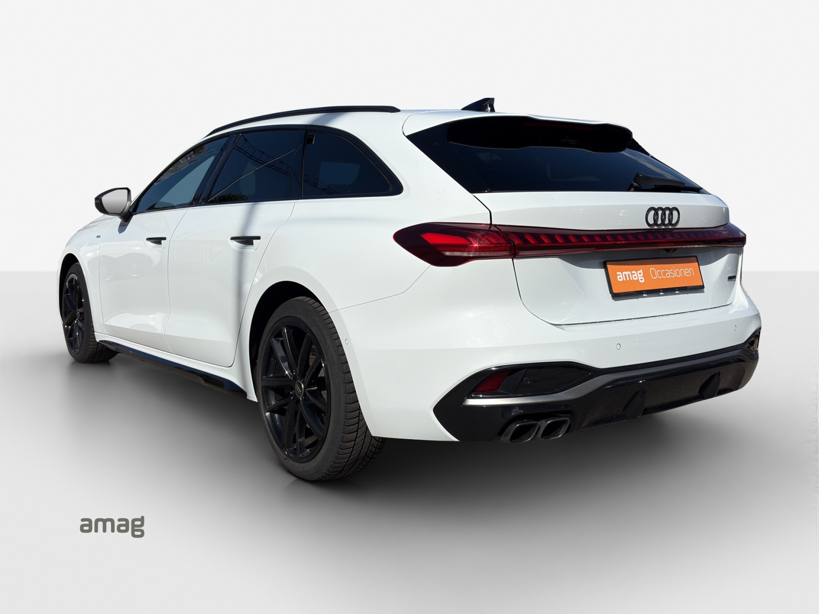 AUDI A5 Avant TDI quattro 150 kW Attraction S tronic-image-2