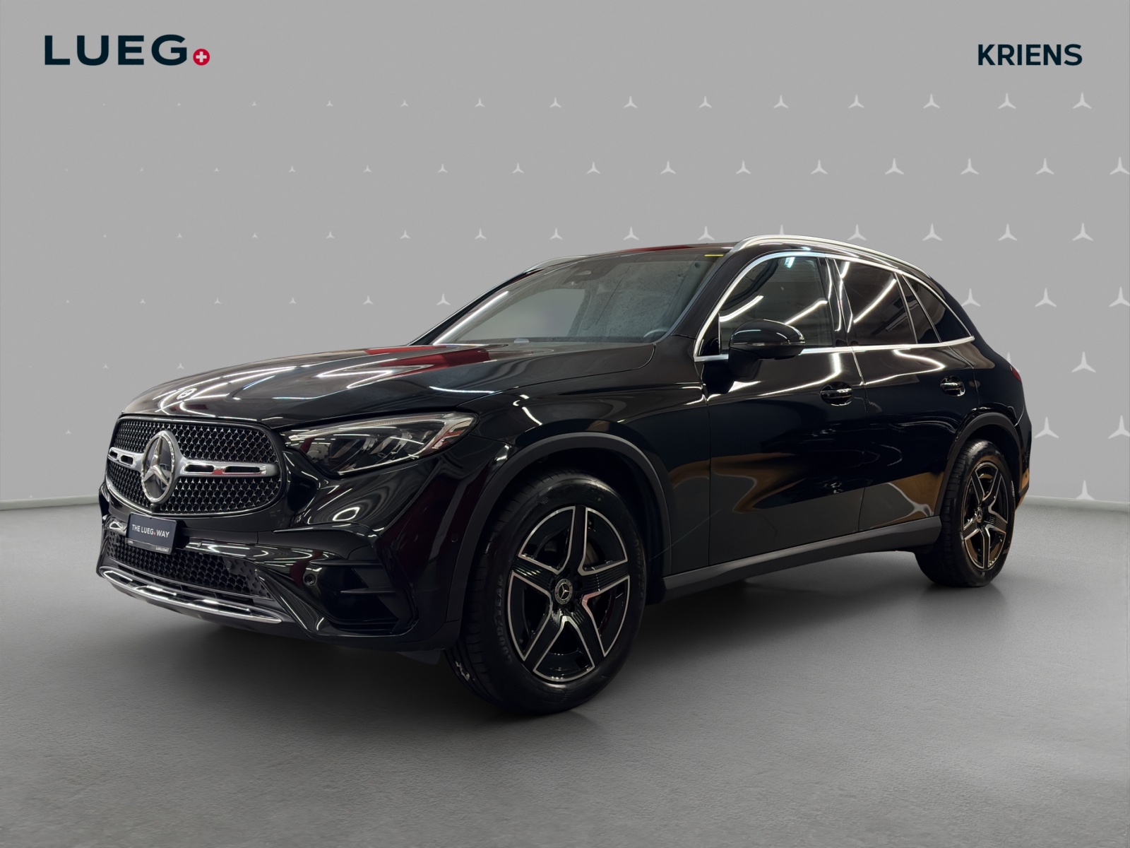 MERCEDES-BENZ GLC 200 4M - AMG / DISTRONIC / Panorama-Dach / Rückfahrkamera / AHK-image-0