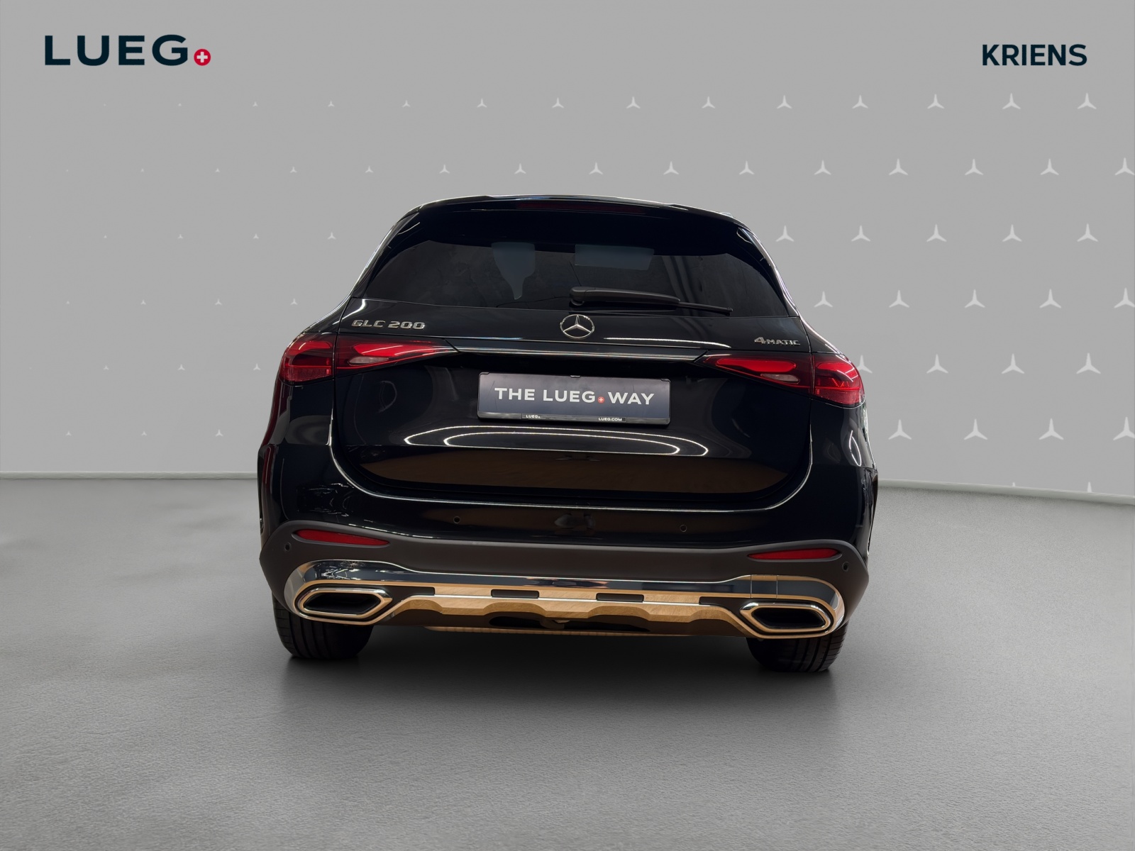 MERCEDES-BENZ GLC 200 4M - AMG / DISTRONIC / Panorama-Dach / Rückfahrkamera / AHK-image-3