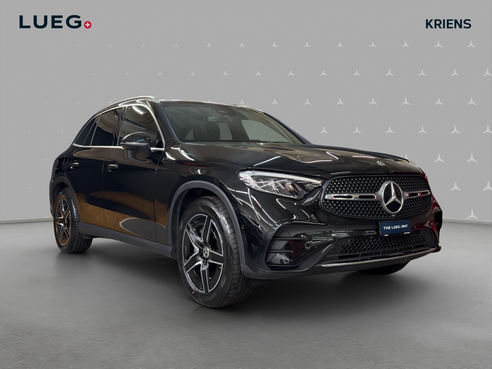 MERCEDES-BENZ GLC 200 4M - AMG / DISTRONIC / Panorama-Dach / Rückfahrkamera / AHK-image-6