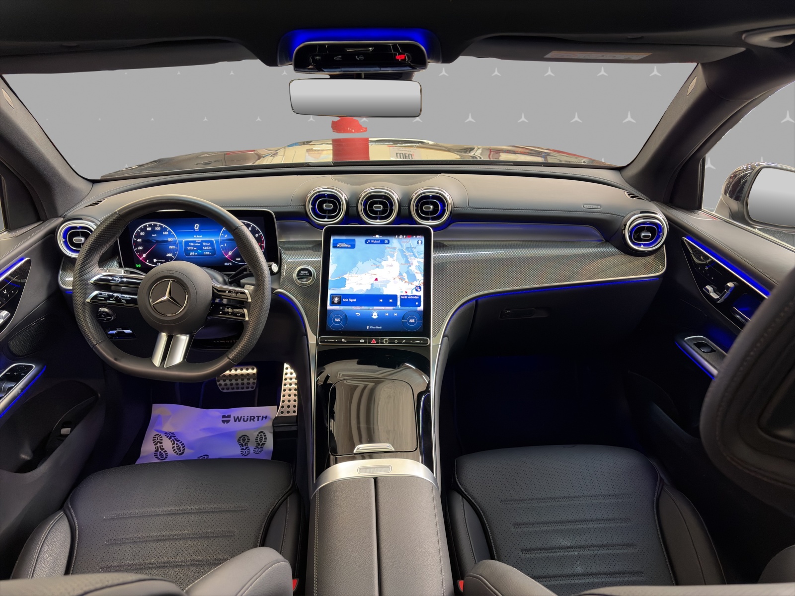 MERCEDES-BENZ GLC 200 4M - AMG / DISTRONIC / Panorama-Dach / Rückfahrkamera / AHK-image-7