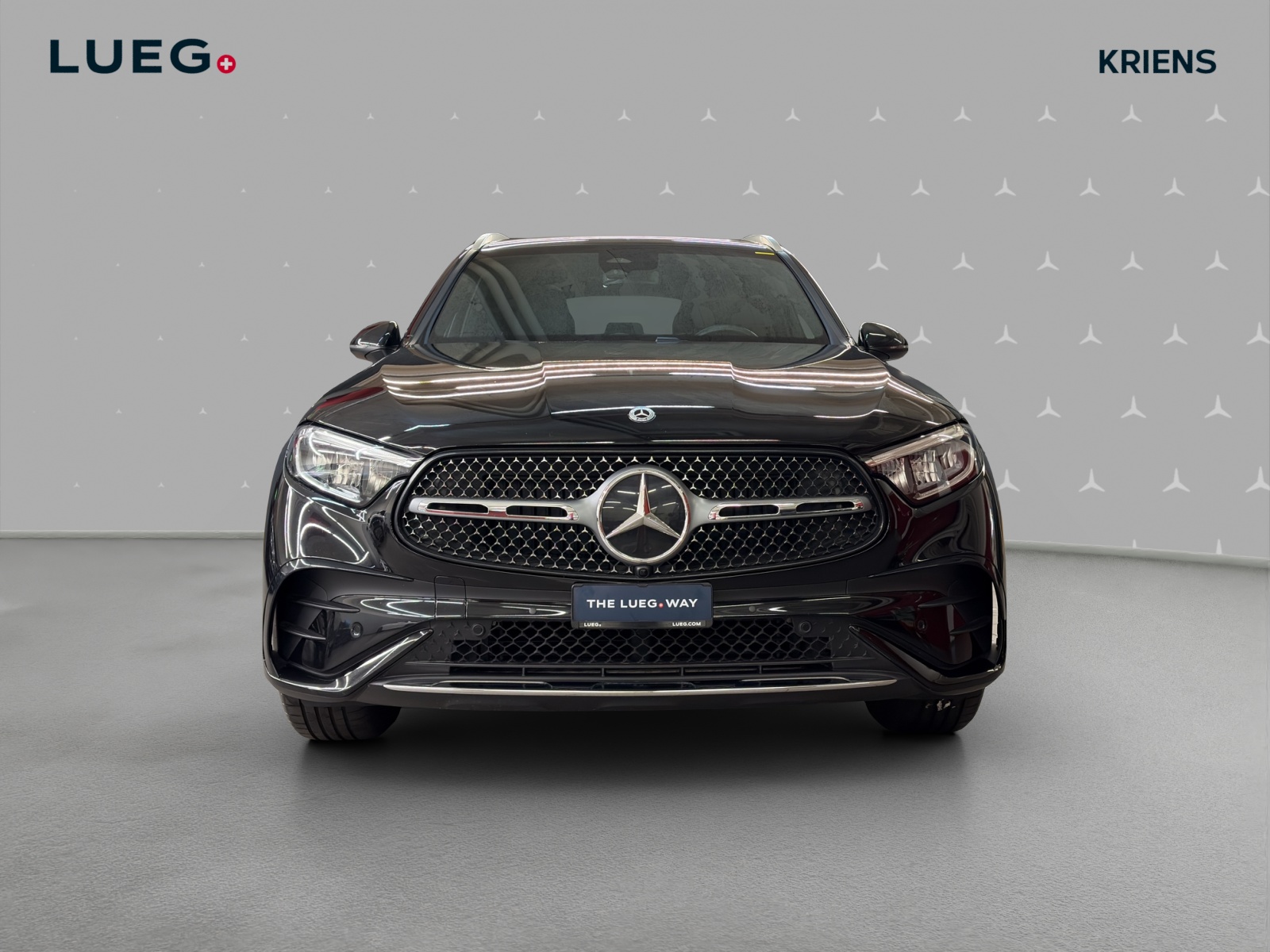 MERCEDES-BENZ GLC 200 4M - AMG / DISTRONIC / Panorama-Dach / Rückfahrkamera / AHK-image-4