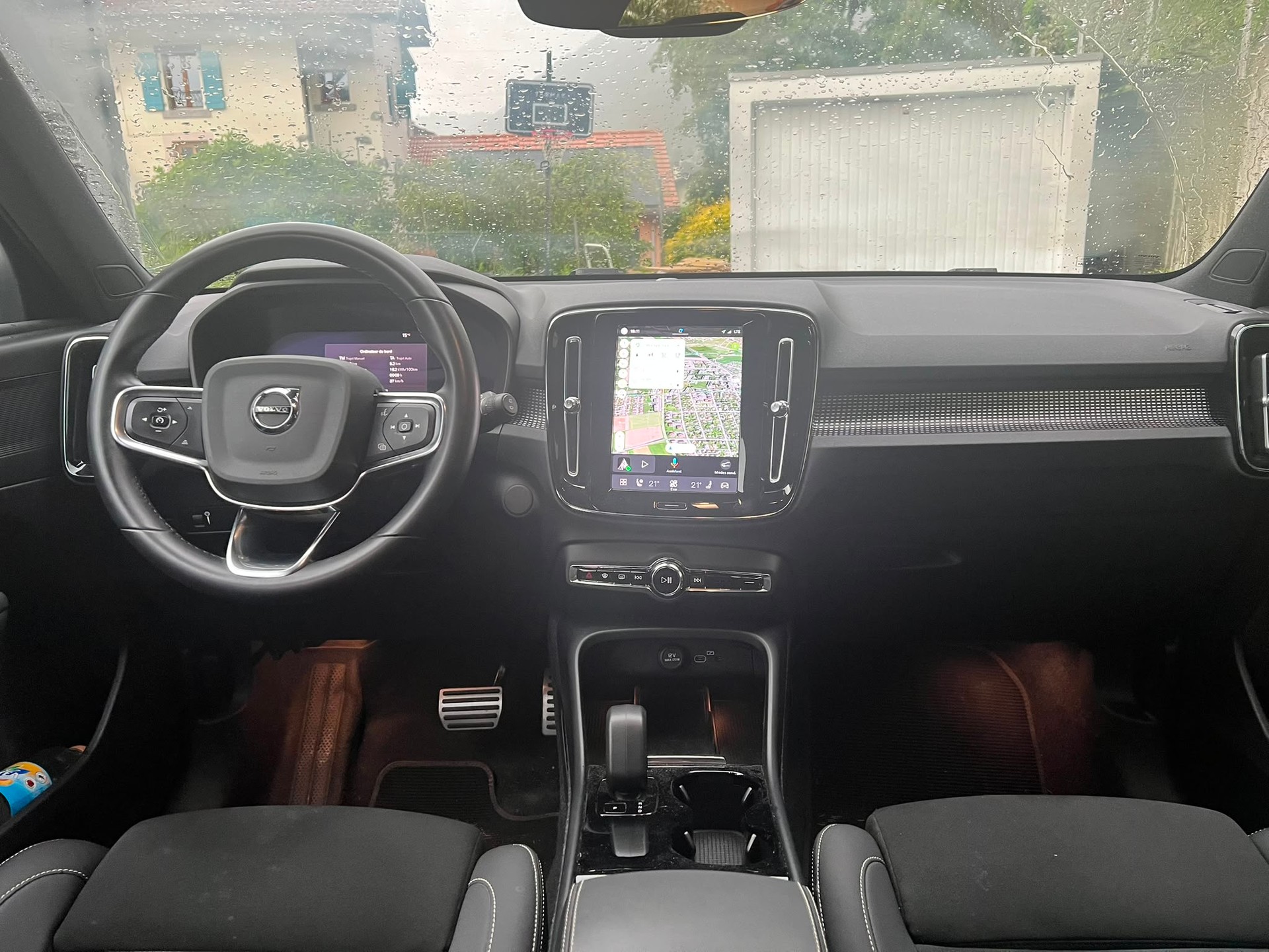 VOLVO XC40 Recharge P6 Plus FWD-image-4