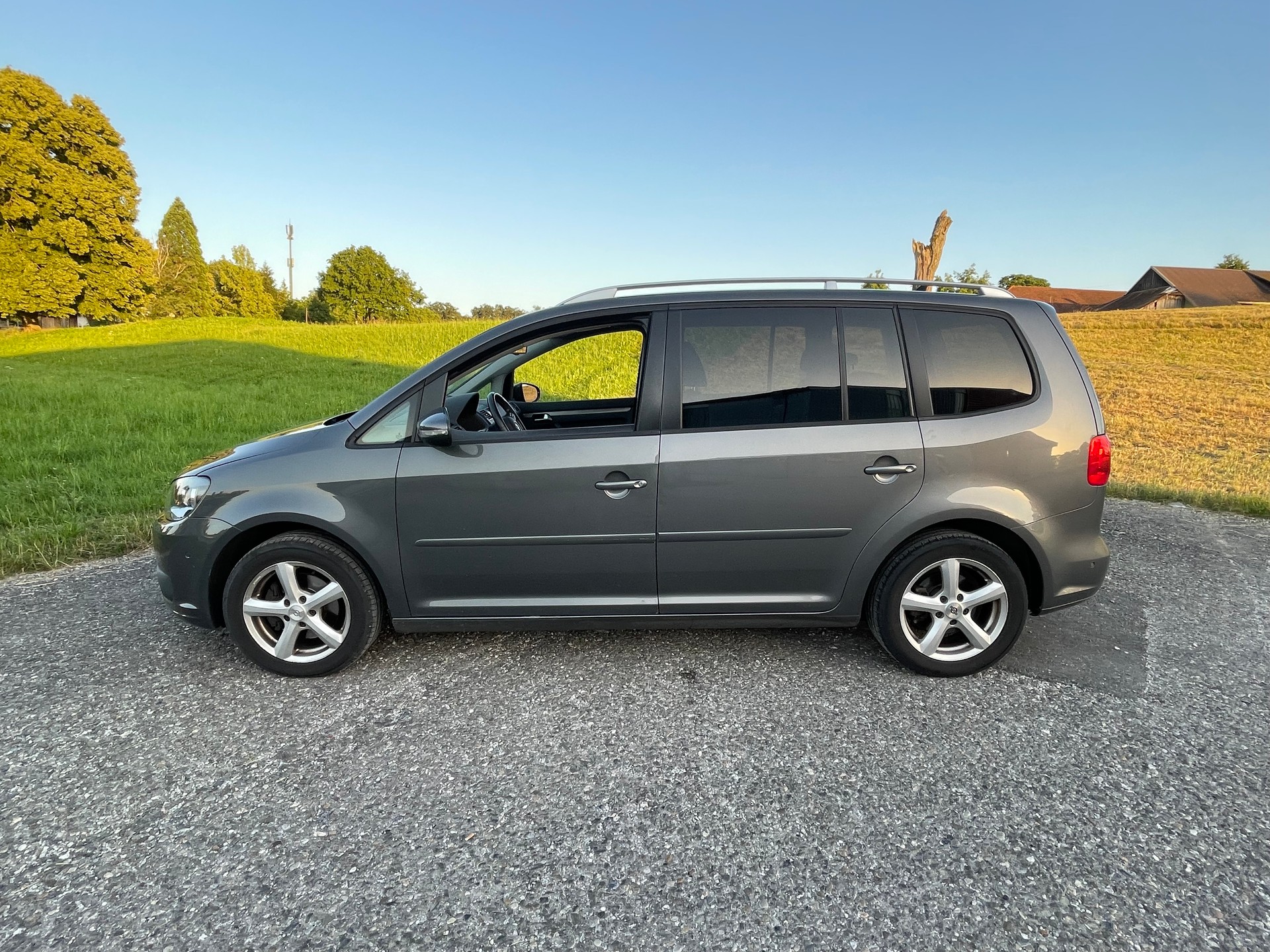 VW Touran 1.4 TSI Comfortline 7 places-image-9