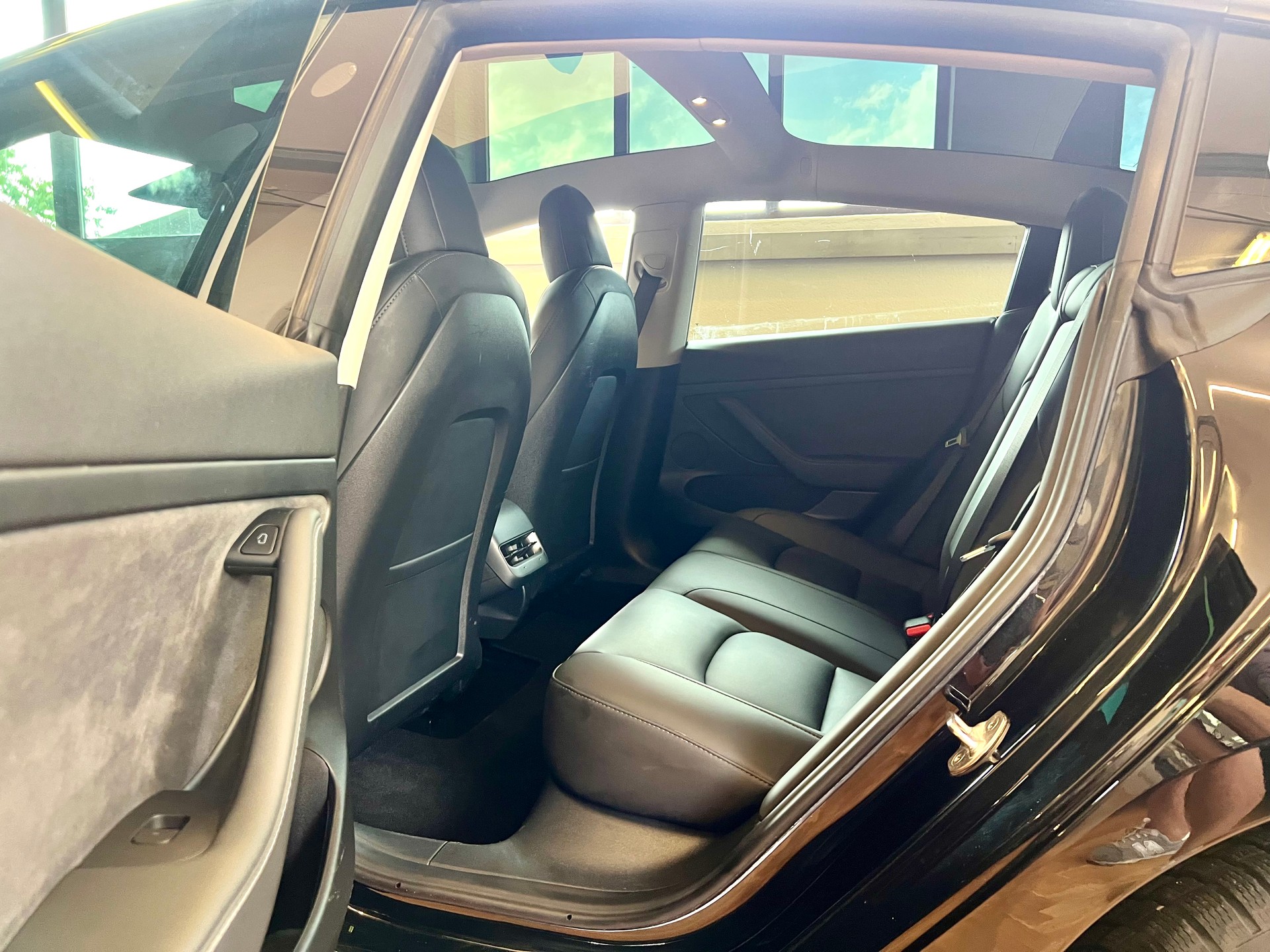 TESLA Model 3 Long Range Dual Motor AWD *Facelift-image-18