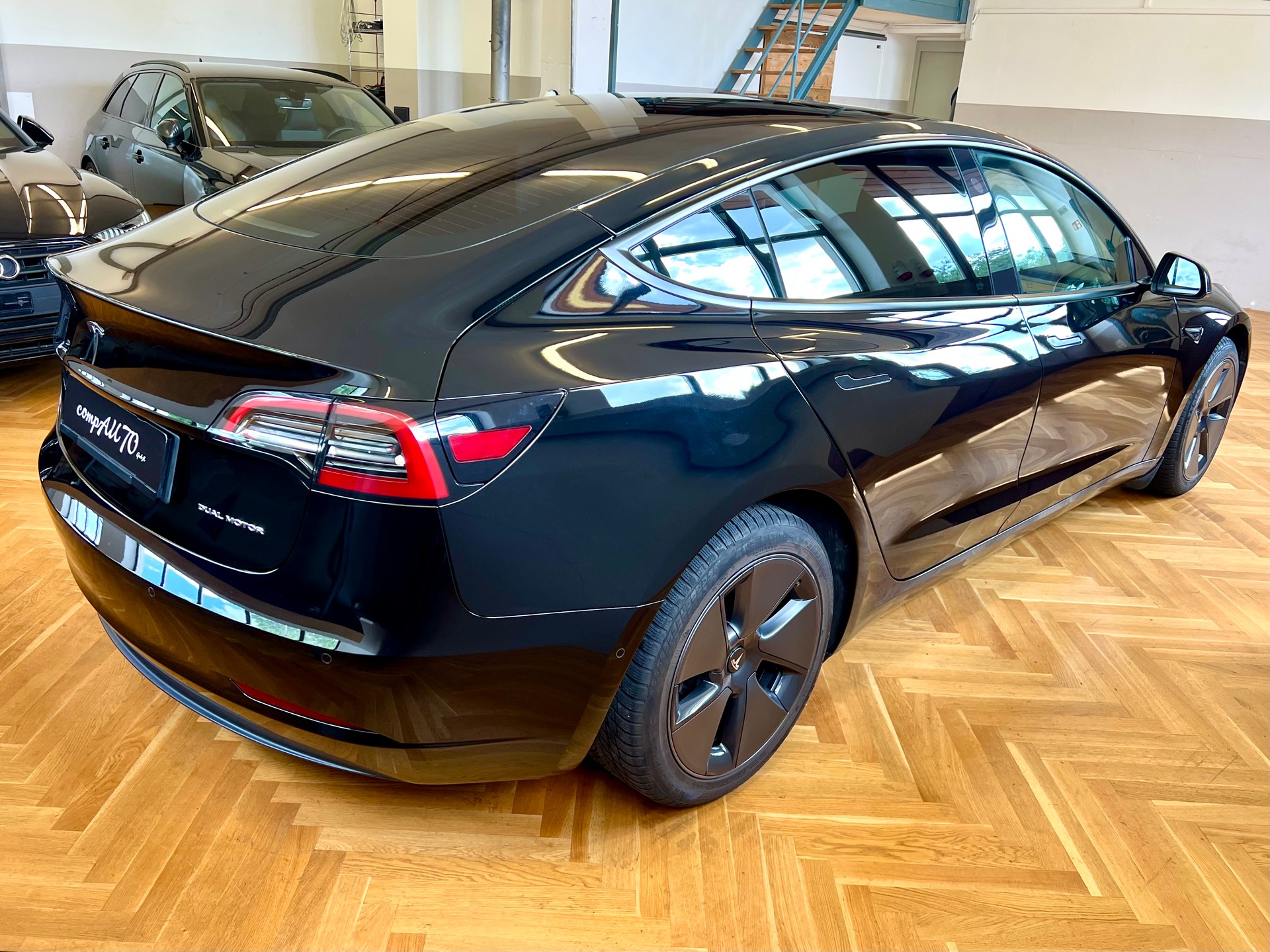 TESLA Model 3 Long Range Dual Motor AWD *Facelift-image-9