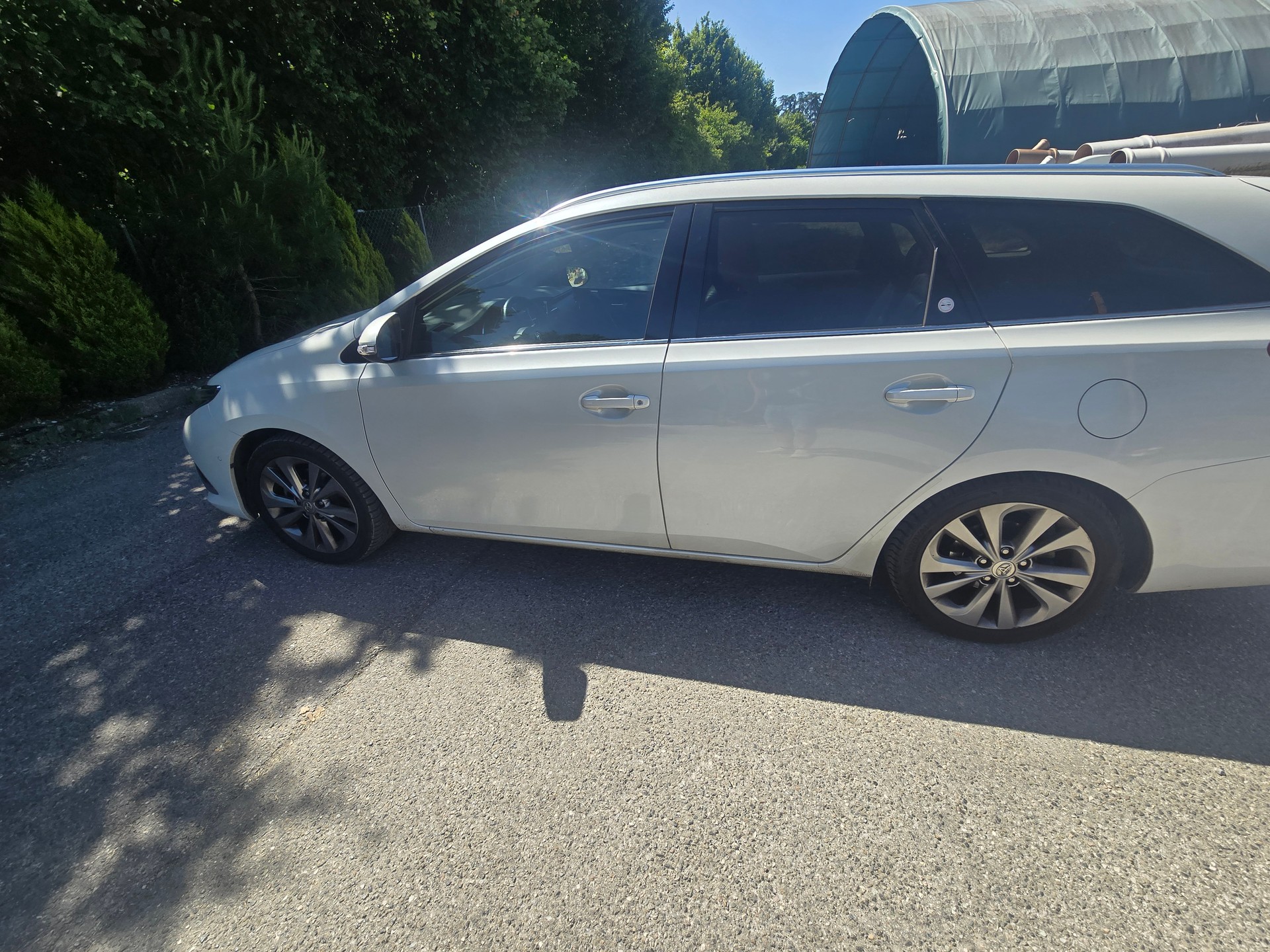 TOYOTA Auris Touring Sports 1.8 HSD Sol e-CVT-image-5
