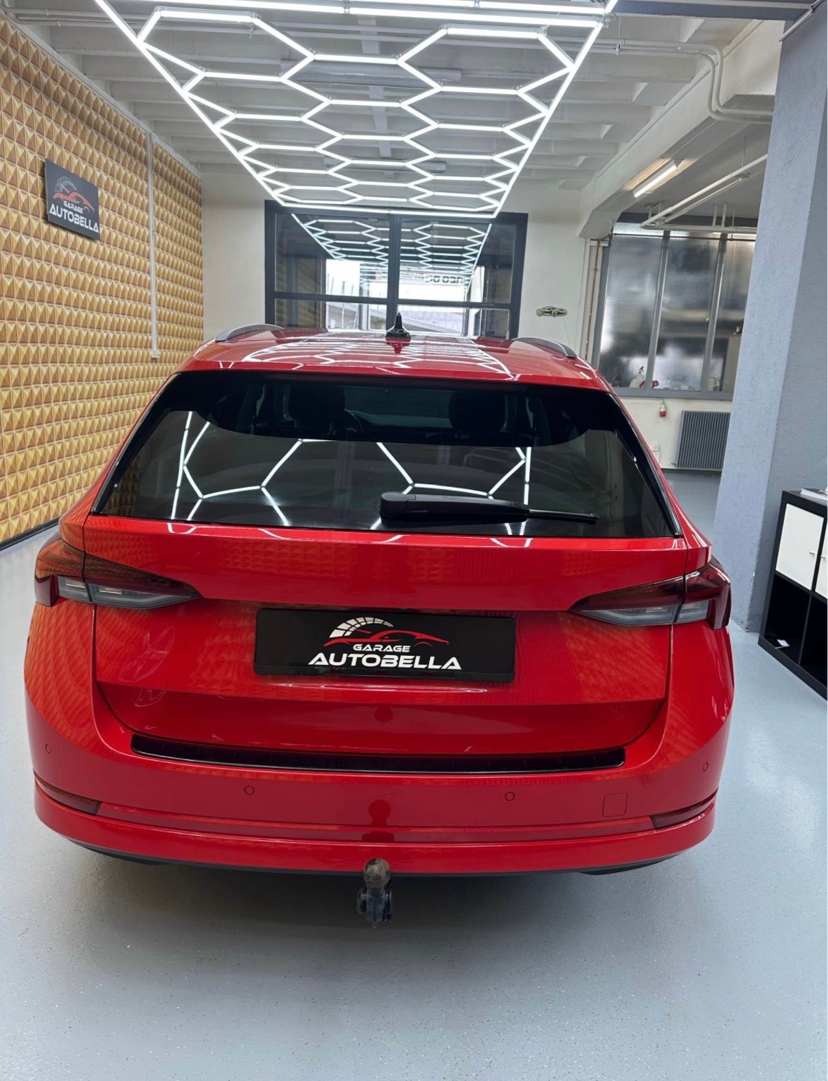 SKODA Octavia Combi 2.0 TDI DSG Ambition-image-12