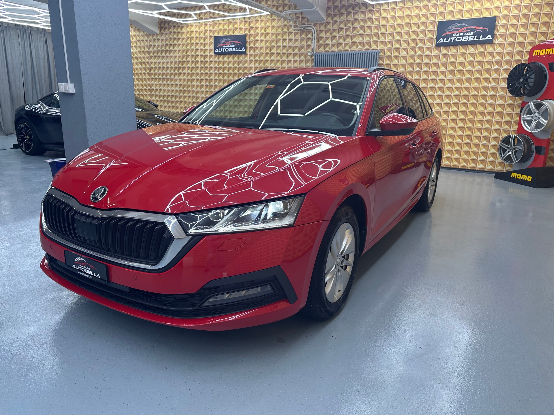 SKODA Octavia Combi 2.0 TDI DSG Ambition-image-1