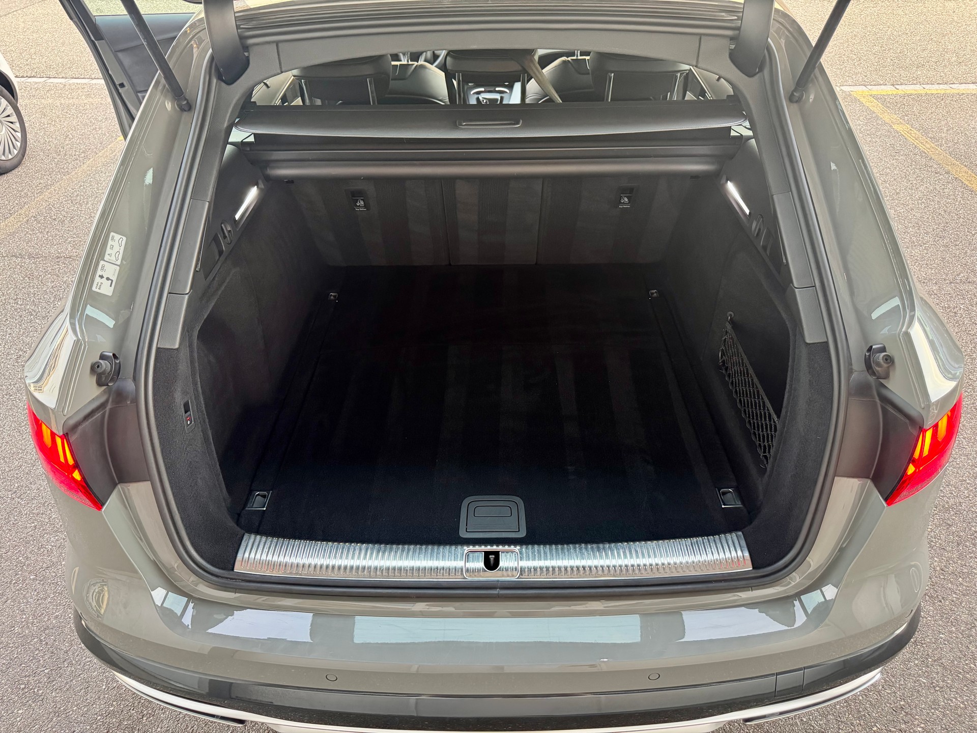 AUDI A4 allroad 40 TDI quattro tiptronic-image-11