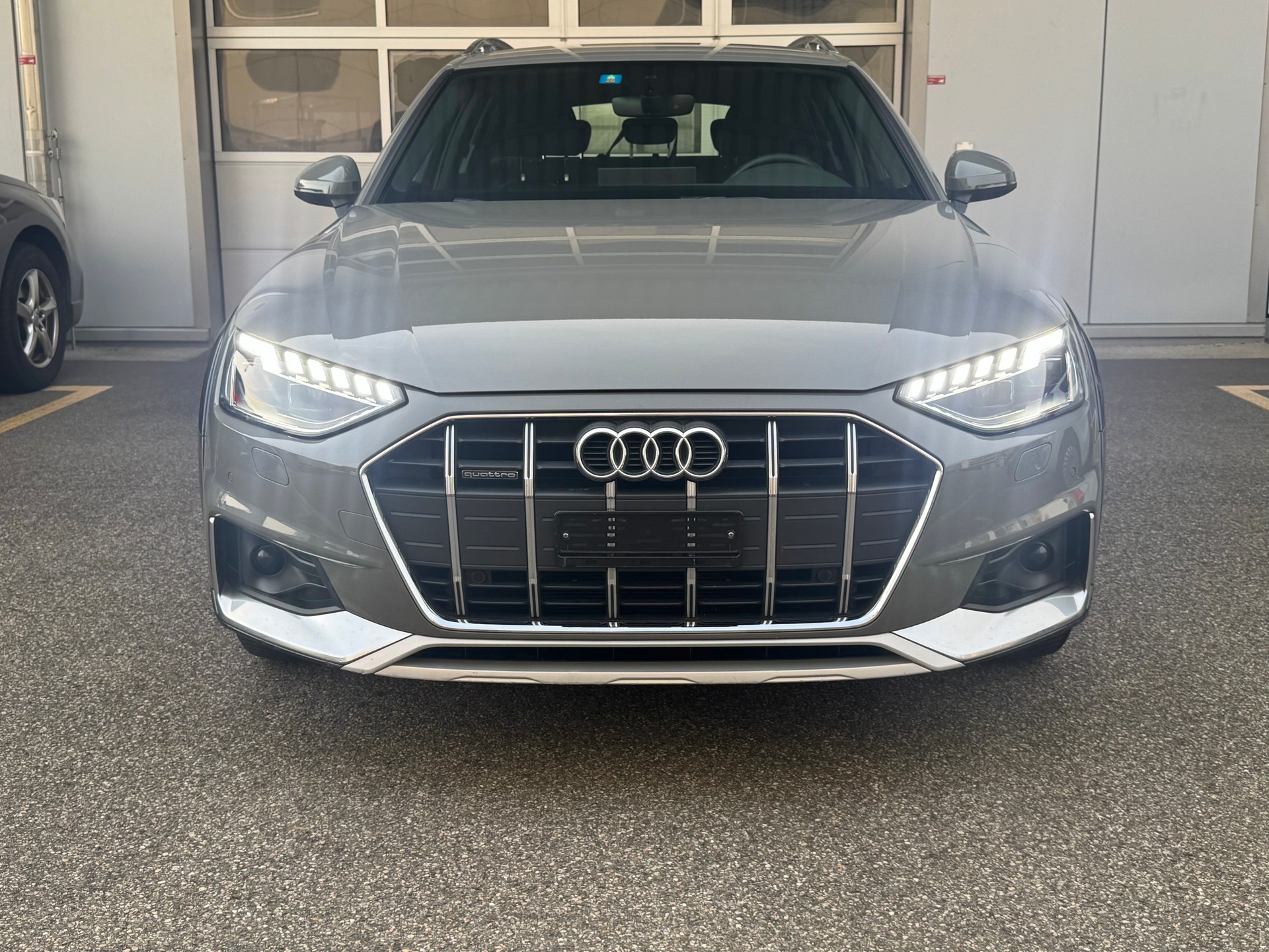 AUDI A4 allroad 40 TDI quattro tiptronic-image-2
