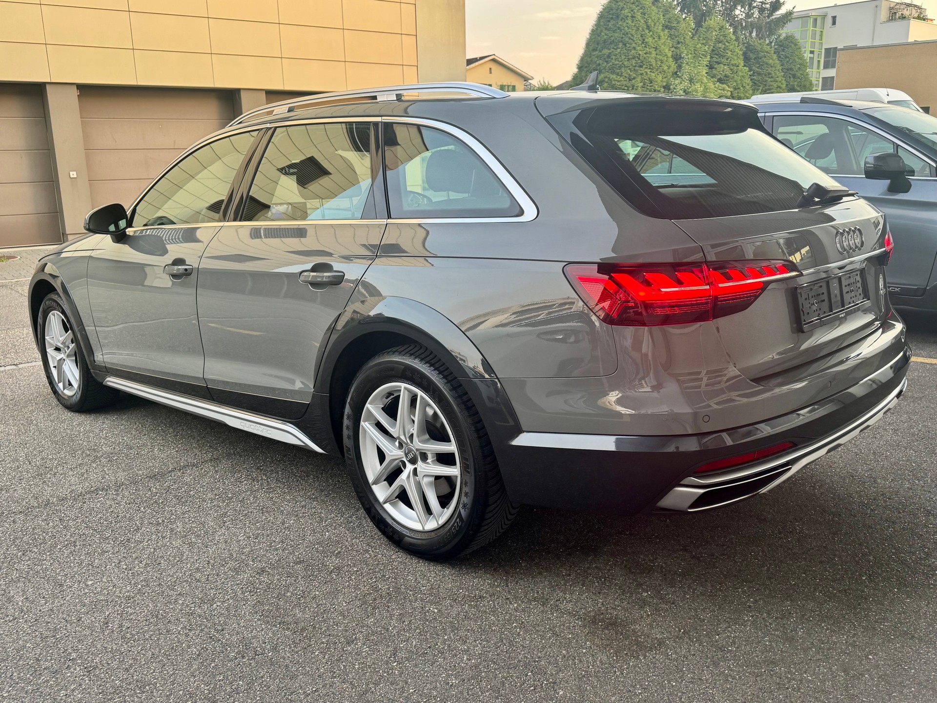 AUDI A4 allroad 40 TDI quattro tiptronic-image-4