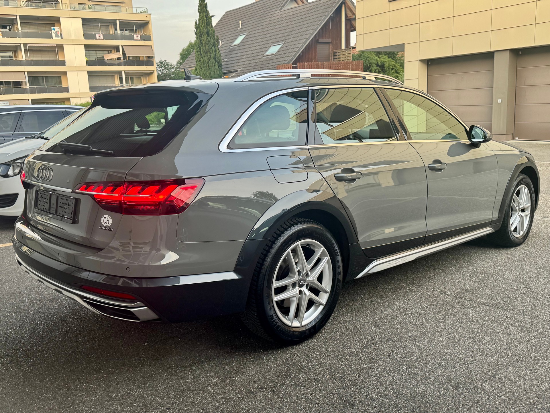 AUDI A4 allroad 40 TDI quattro tiptronic-image-3