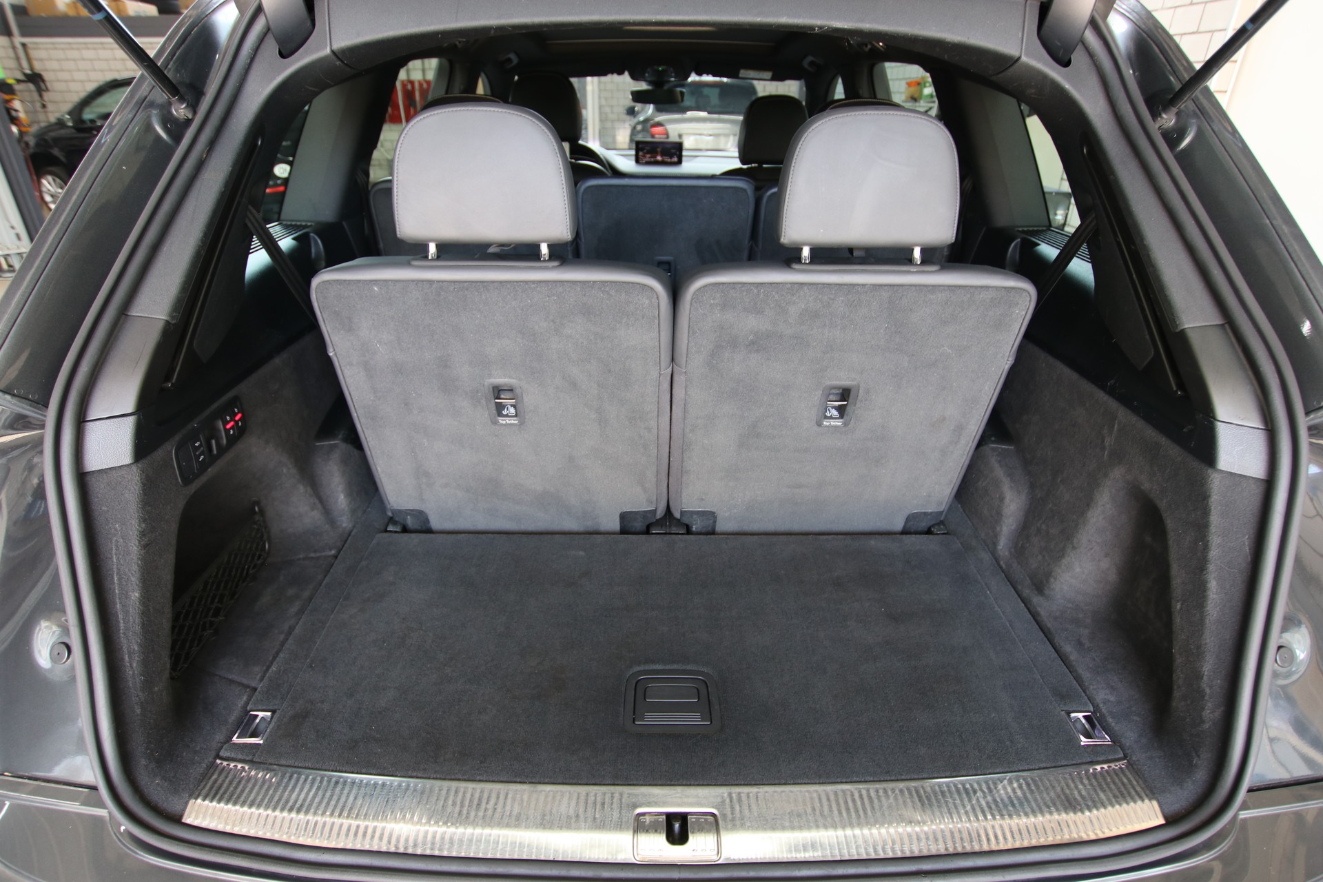 AUDI Q7 *S-Line* 3.0 TDI quattro tiptronic *7-Sitzplätze*-image-12